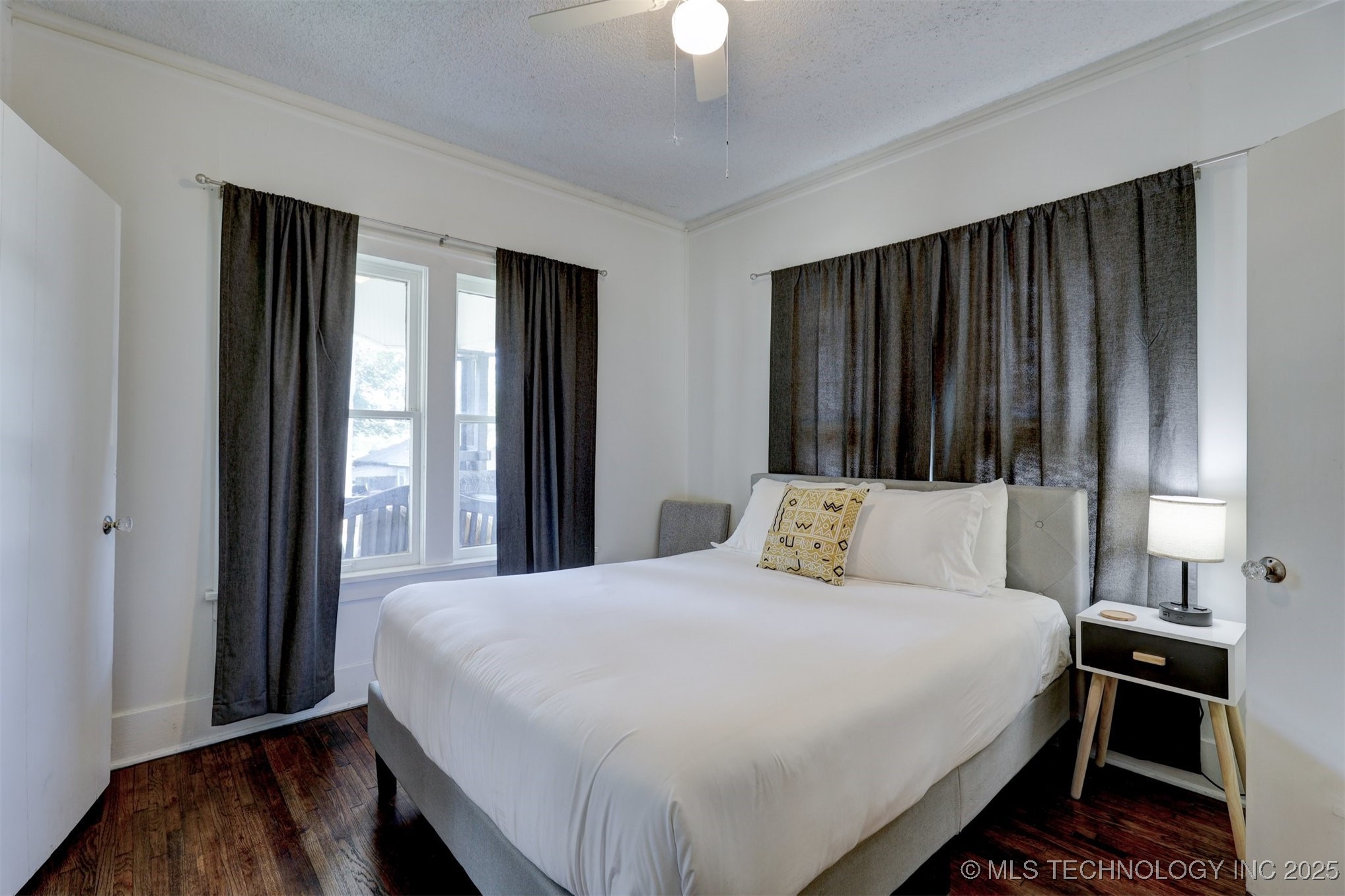 2015 W Easton Street Property Photo 28