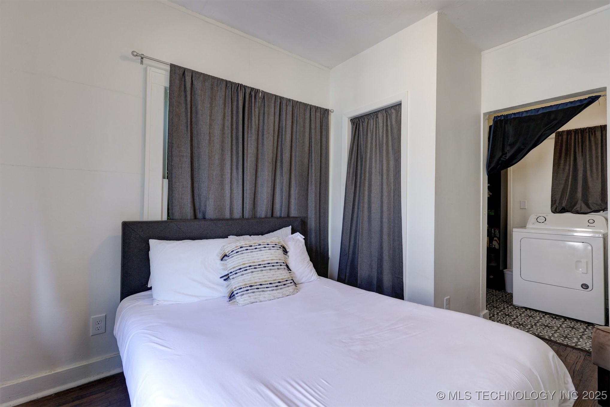 2015 W Easton Street Property Photo 37