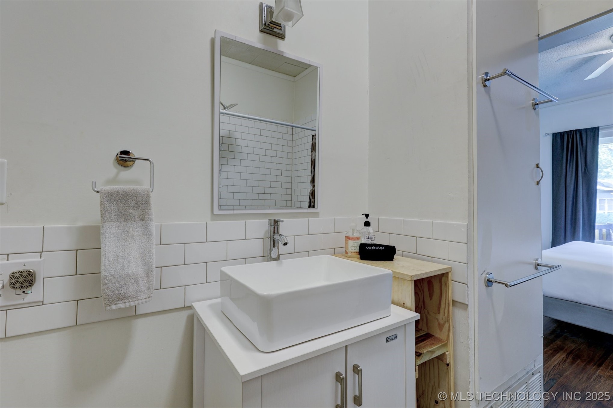 2015 W Easton Street Property Photo 40