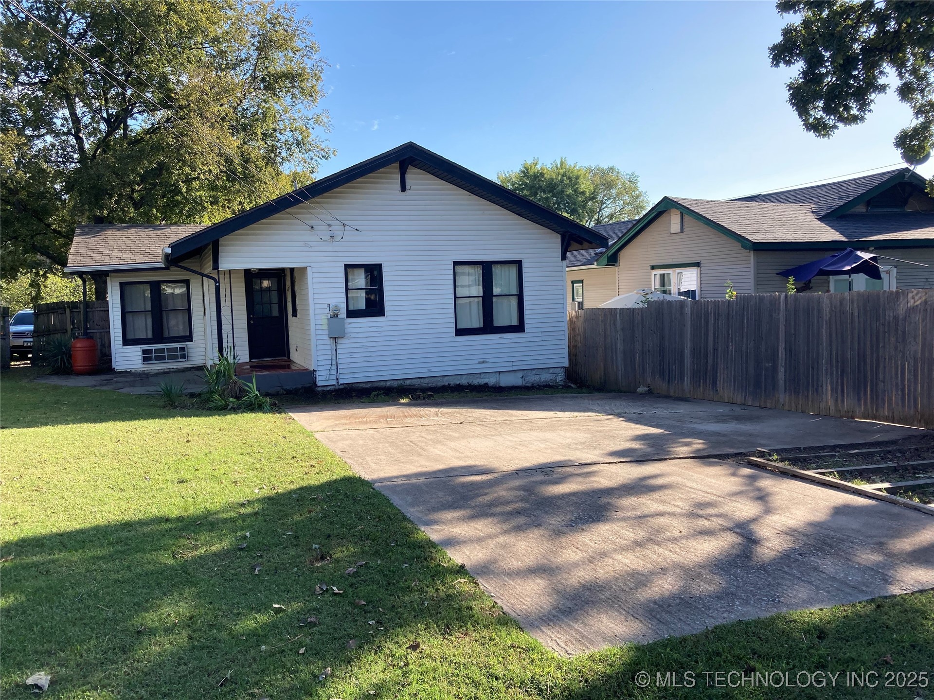 2015 W Easton Street Property Photo 43