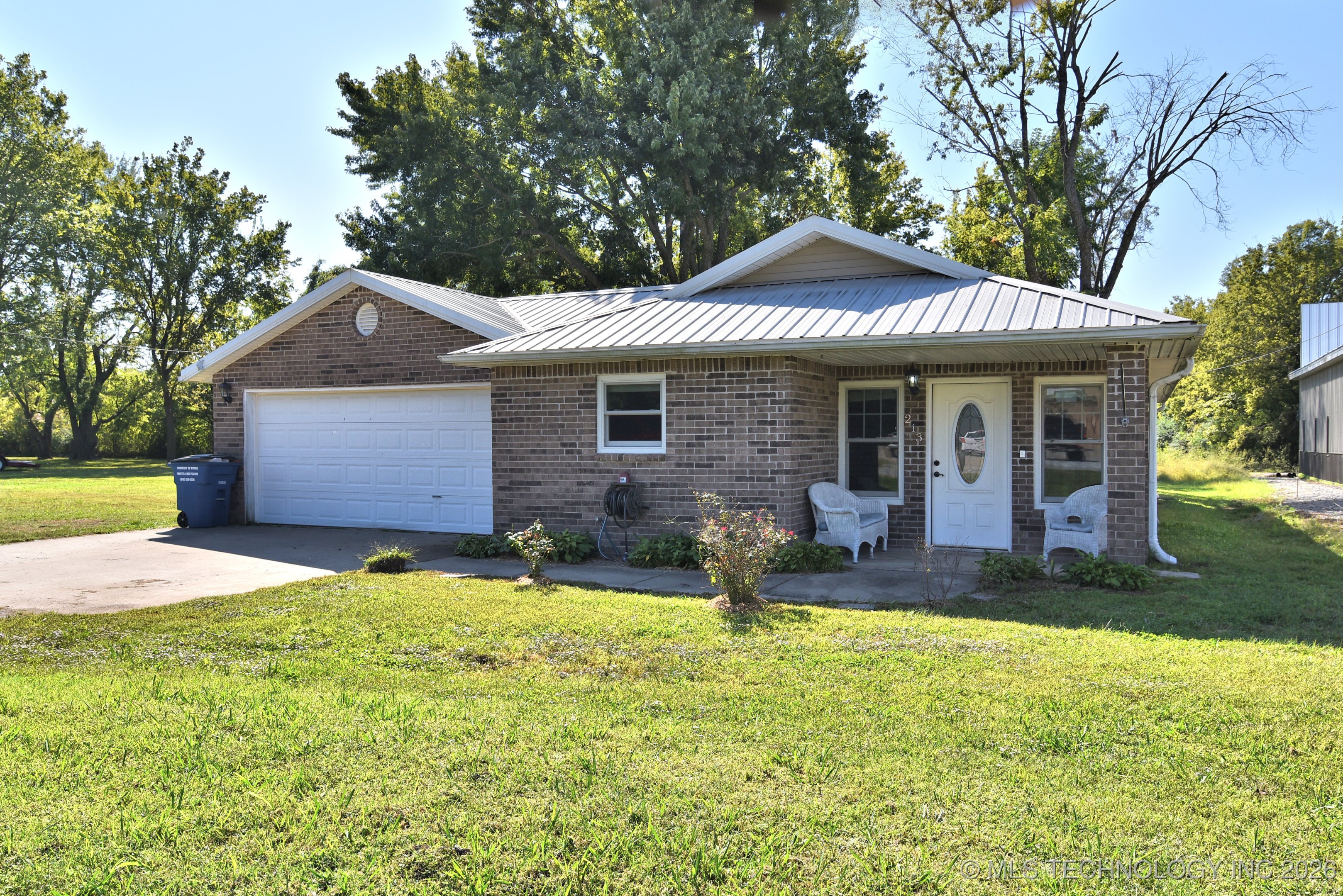 213 E Main Street Property Photo 1