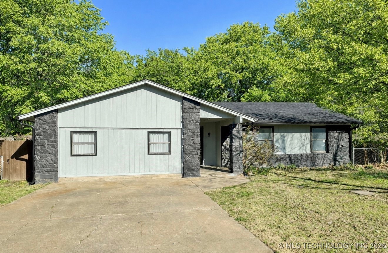 28489 E 139th Street S Property Photo 1