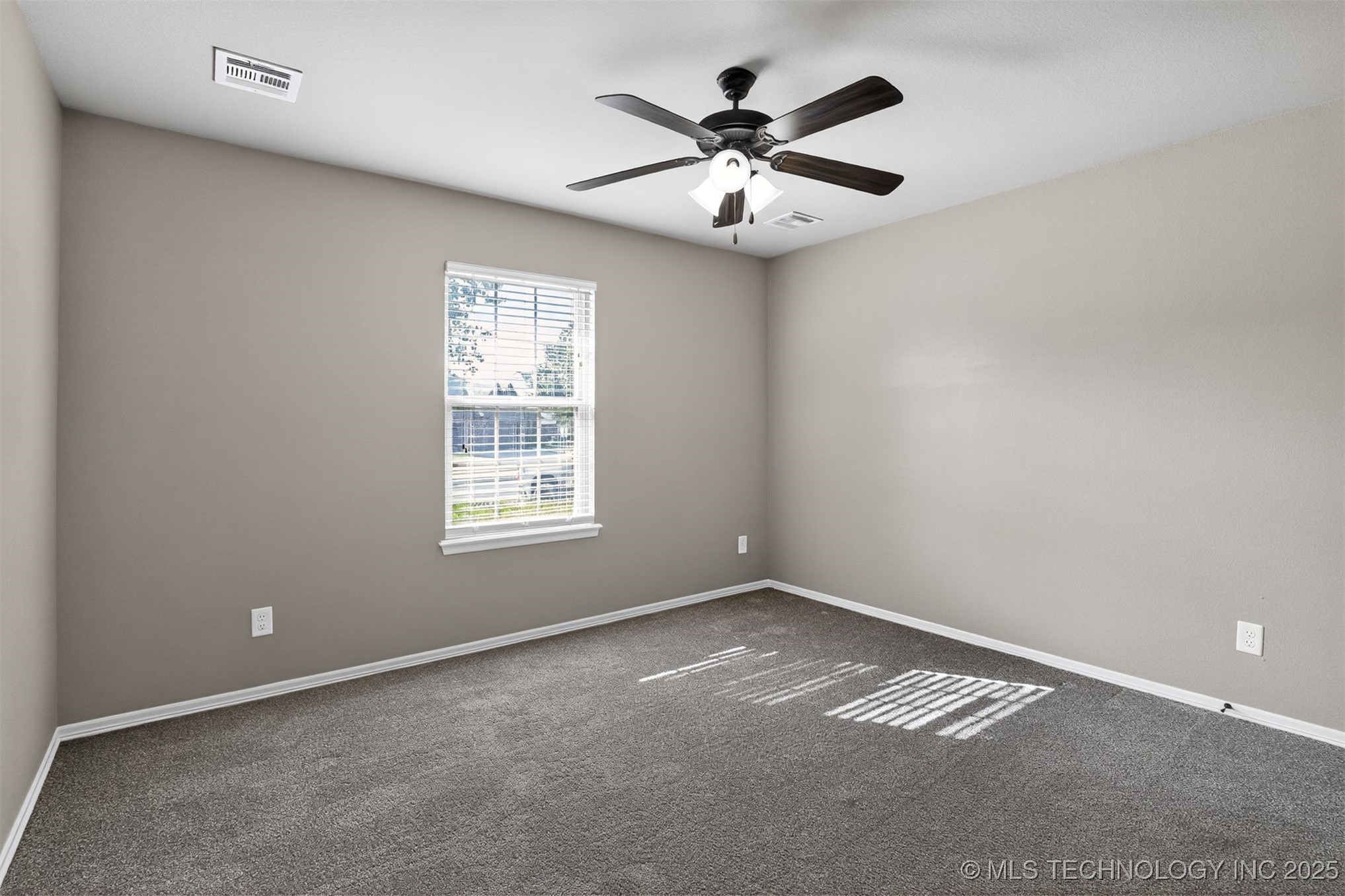 9307 N 95th Avenue E Property Photo 13