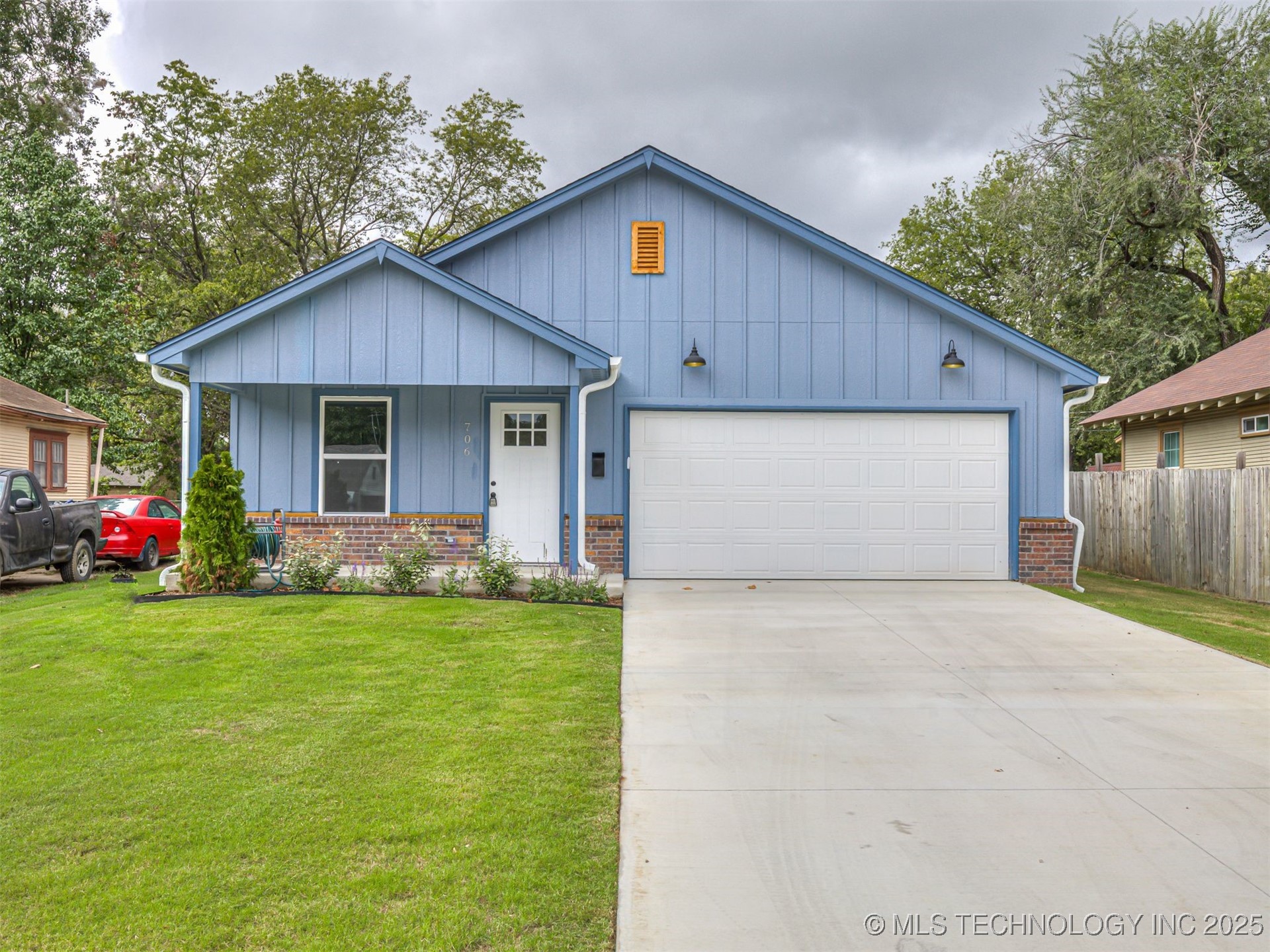 706 S Oklahoma Street Property Photo 1