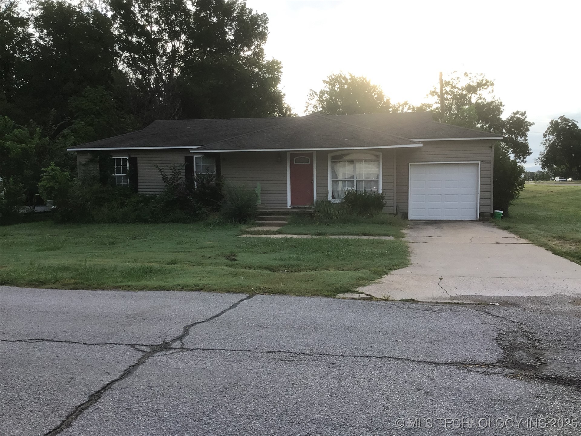 3 N Ora Street Property Photo 1