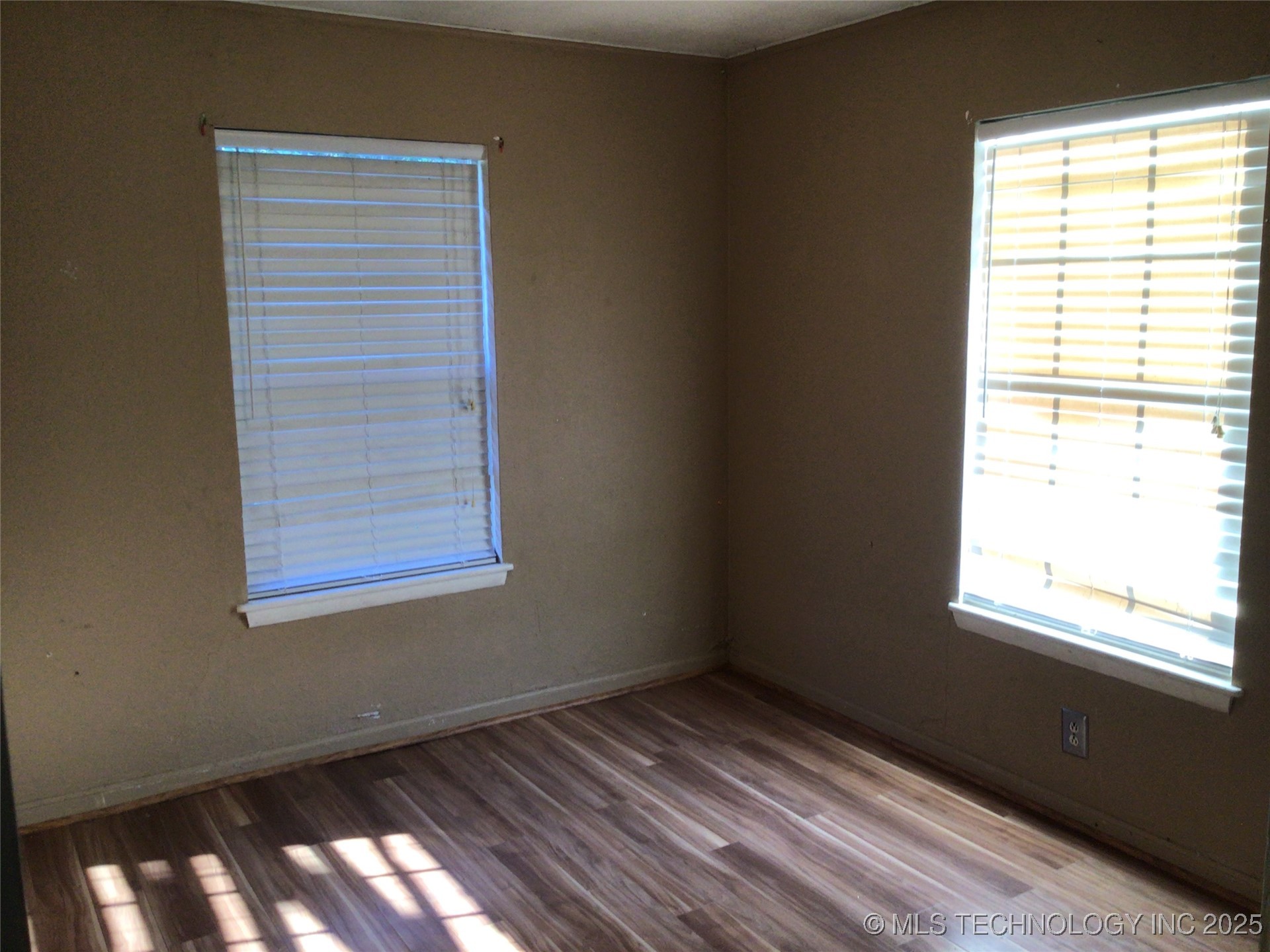 3 N Ora Street Property Photo 9