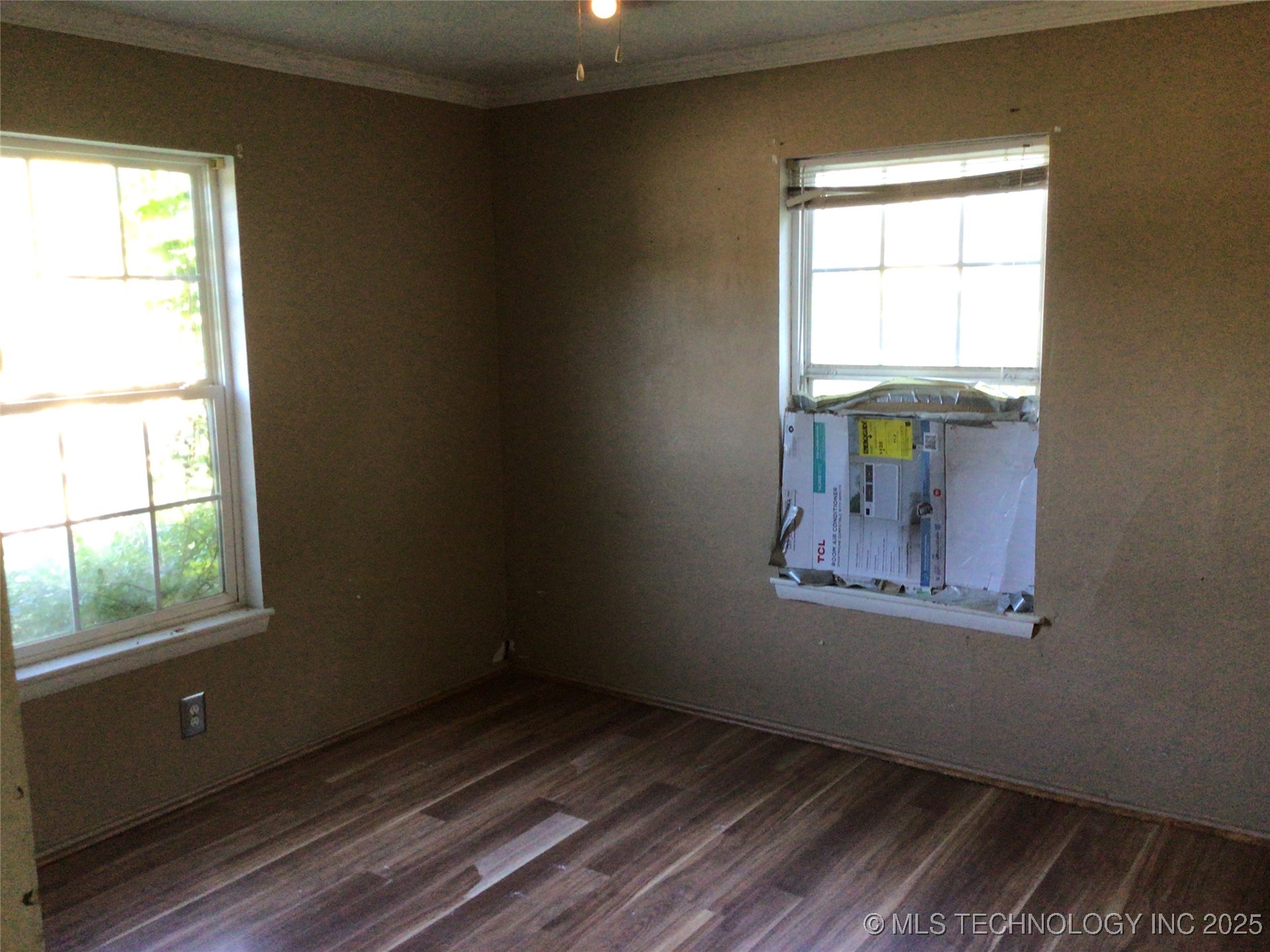 3 N Ora Street Property Photo 10