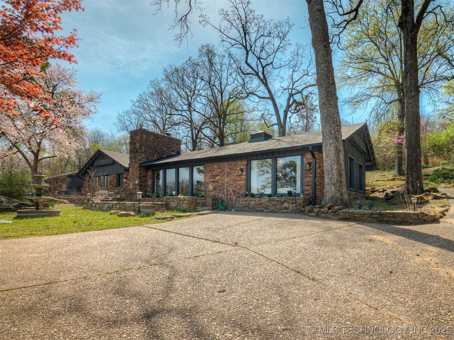 1645 Marian Lane Property Photo 2