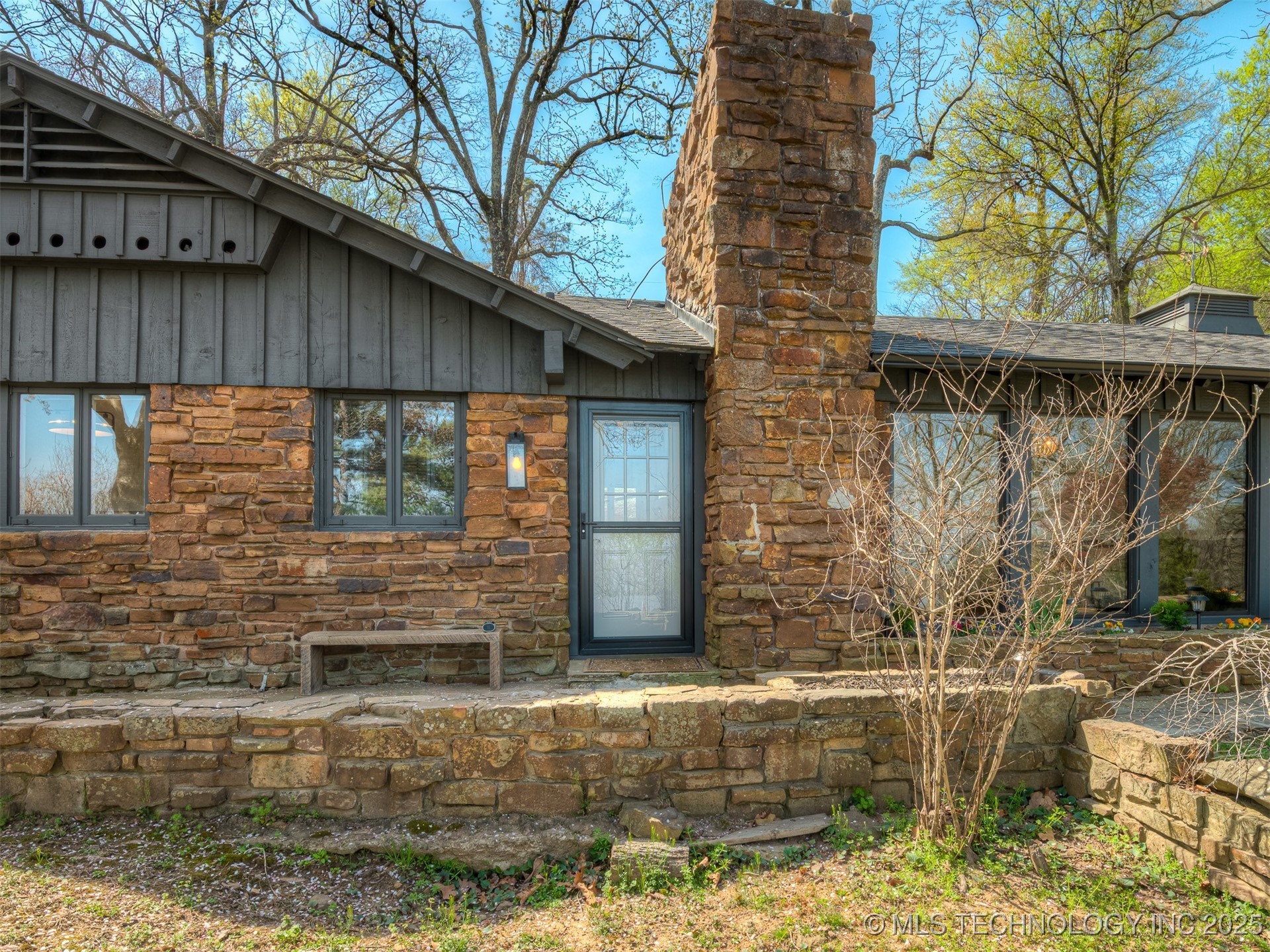 1645 Marian Lane Property Photo 5