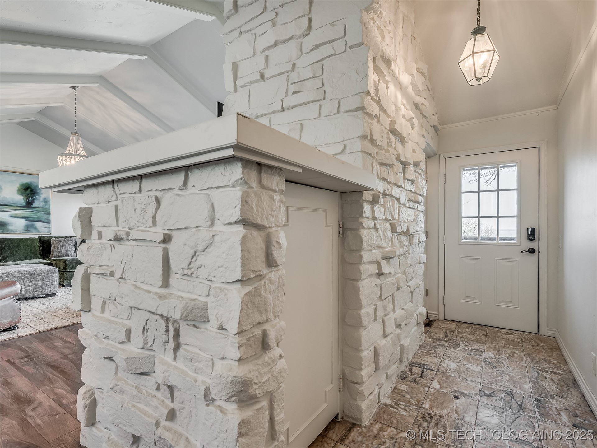 1645 Marian Lane Property Photo 6