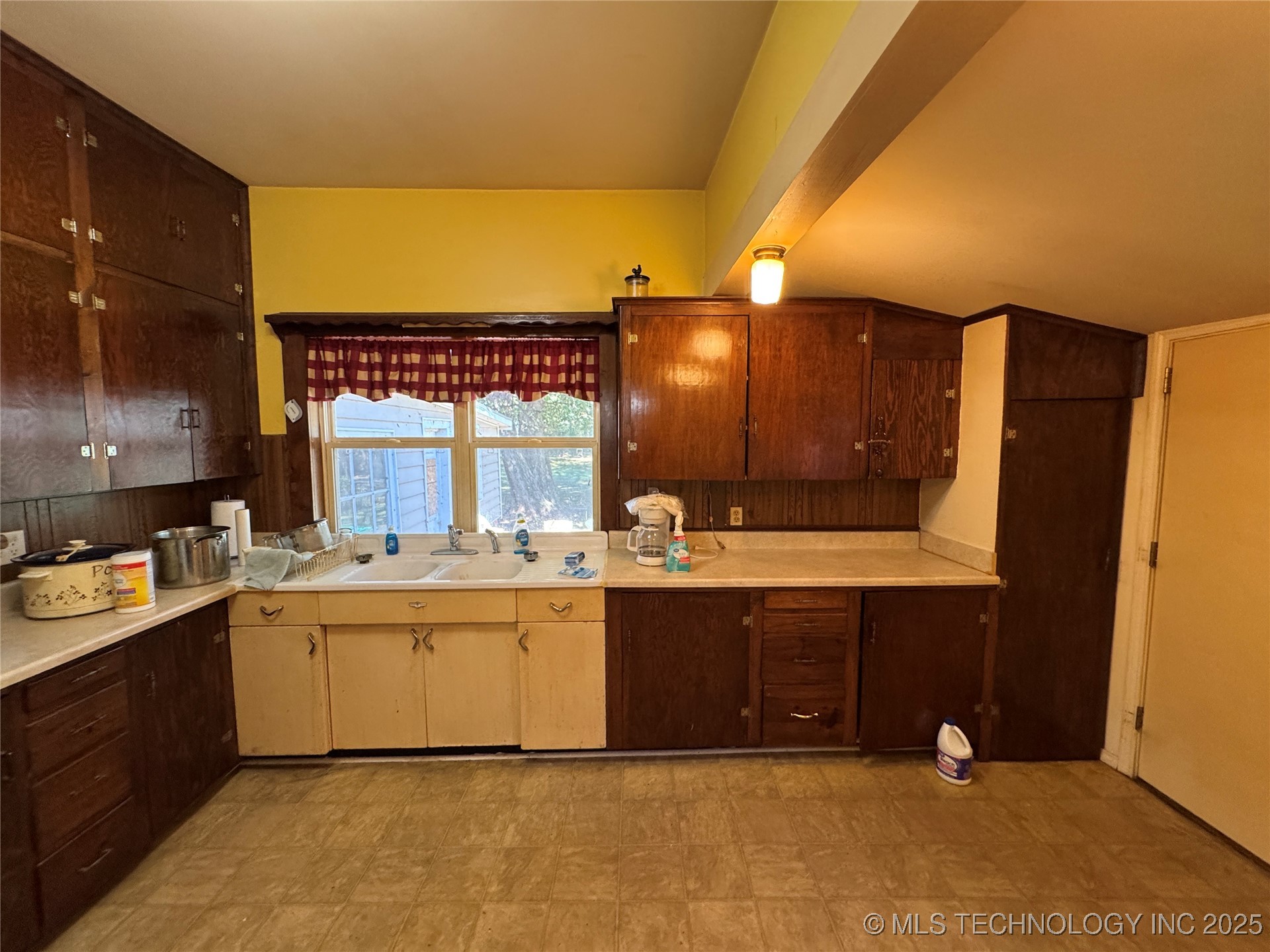 505 W Pawnee Street Property Photo 14