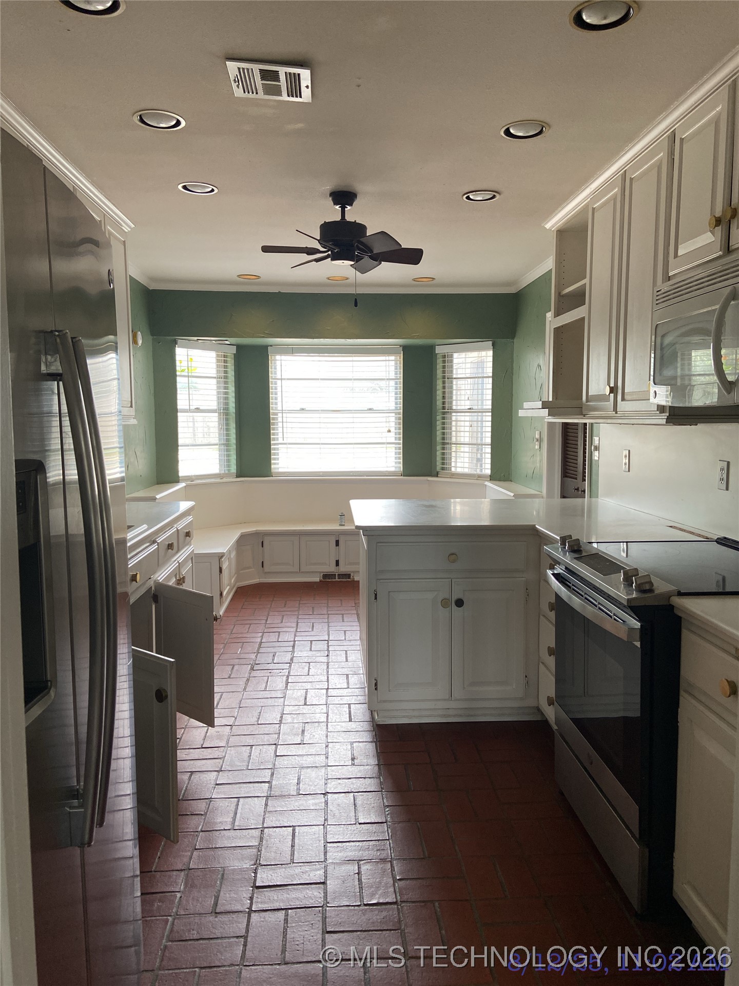 6839 E 52nd Street Property Photo 5