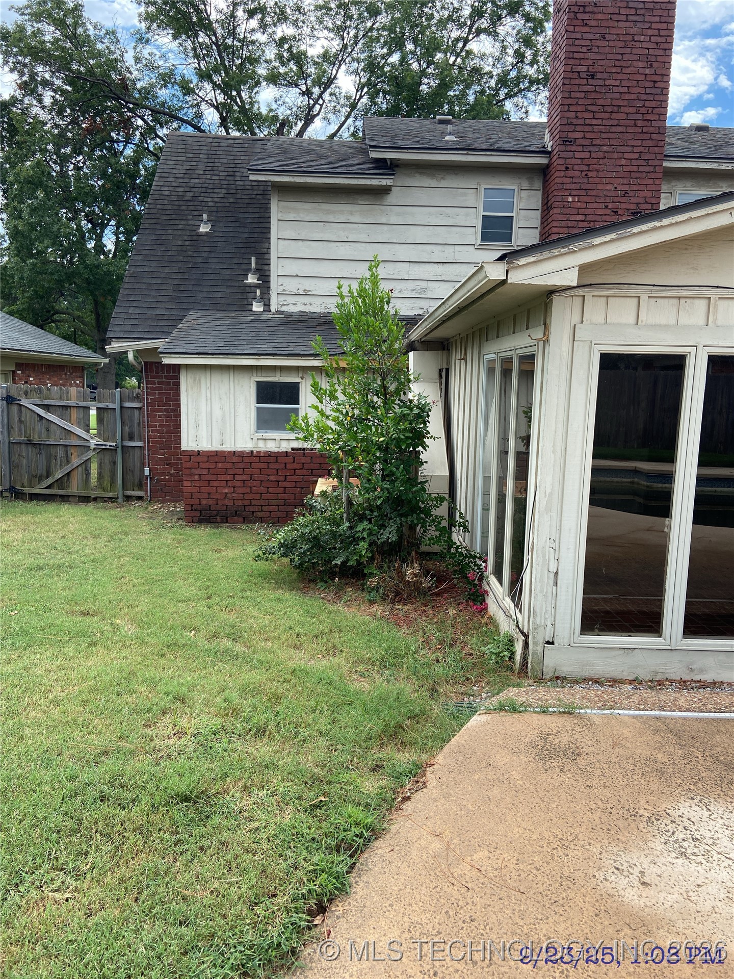 6839 E 52nd Street Property Photo 9