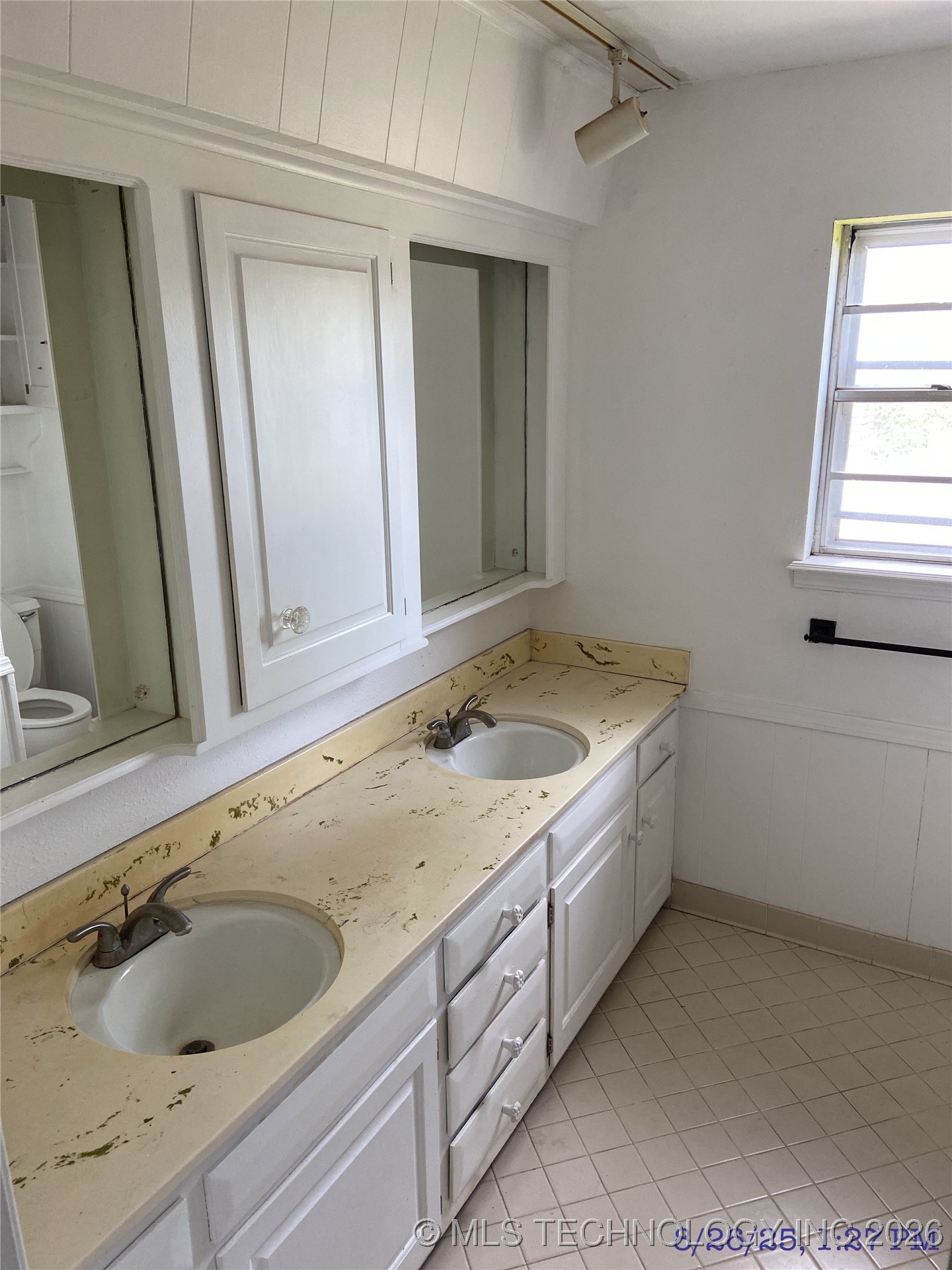 6839 E 52nd Street Property Photo 17