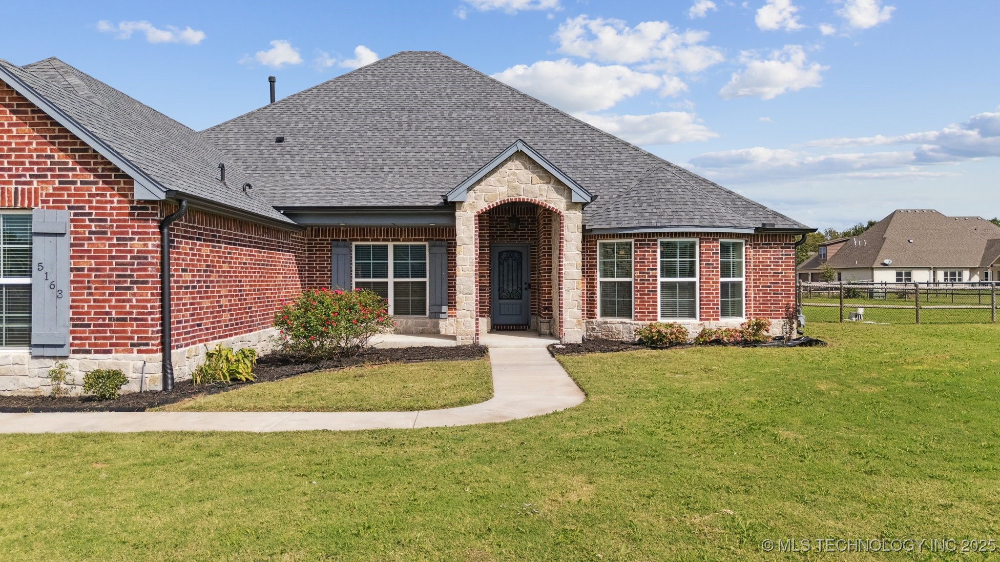 5163 E Hickory Hollow Drive Property Photo 4