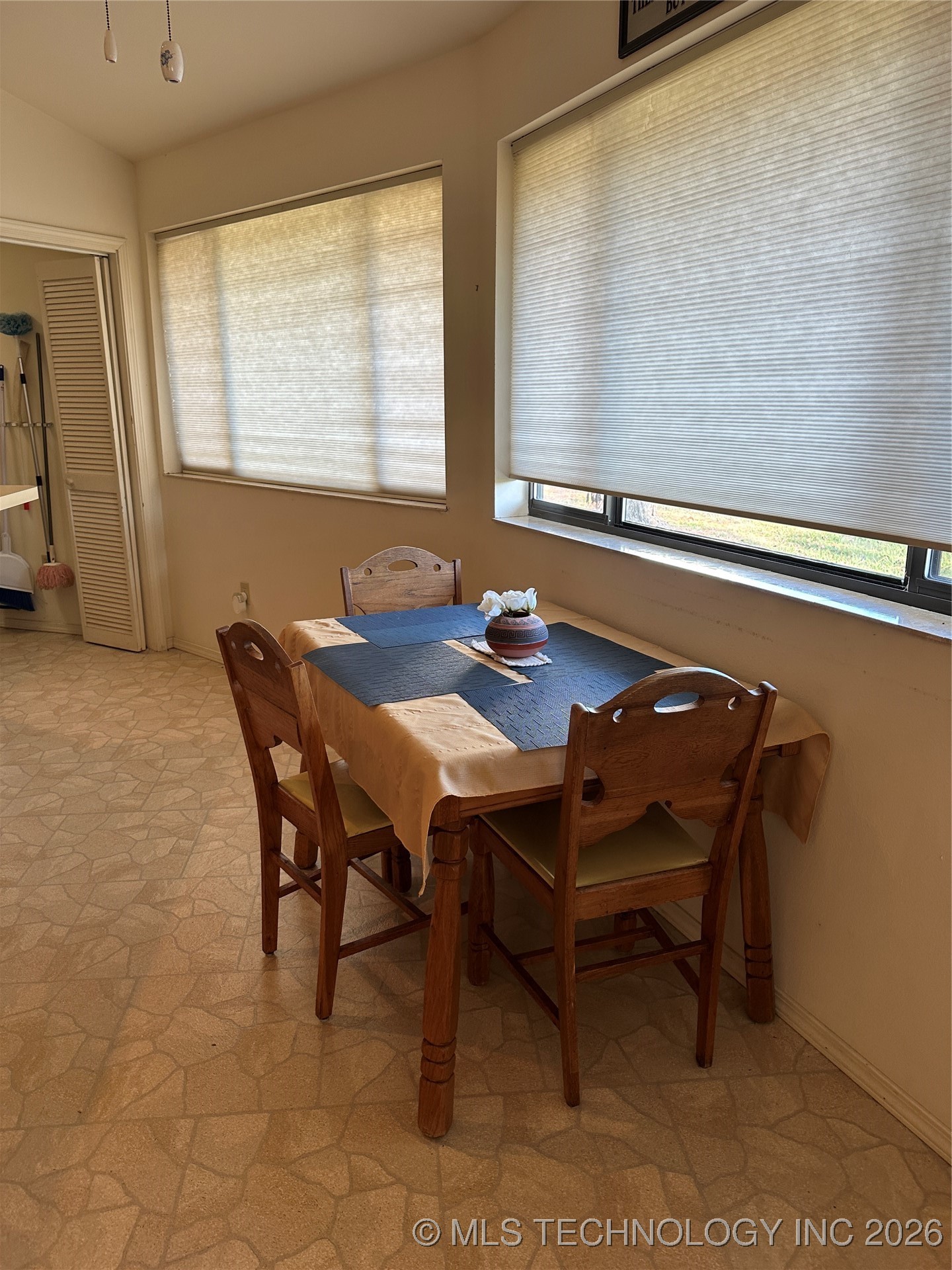 32340 S Skyline Drive Property Photo 9