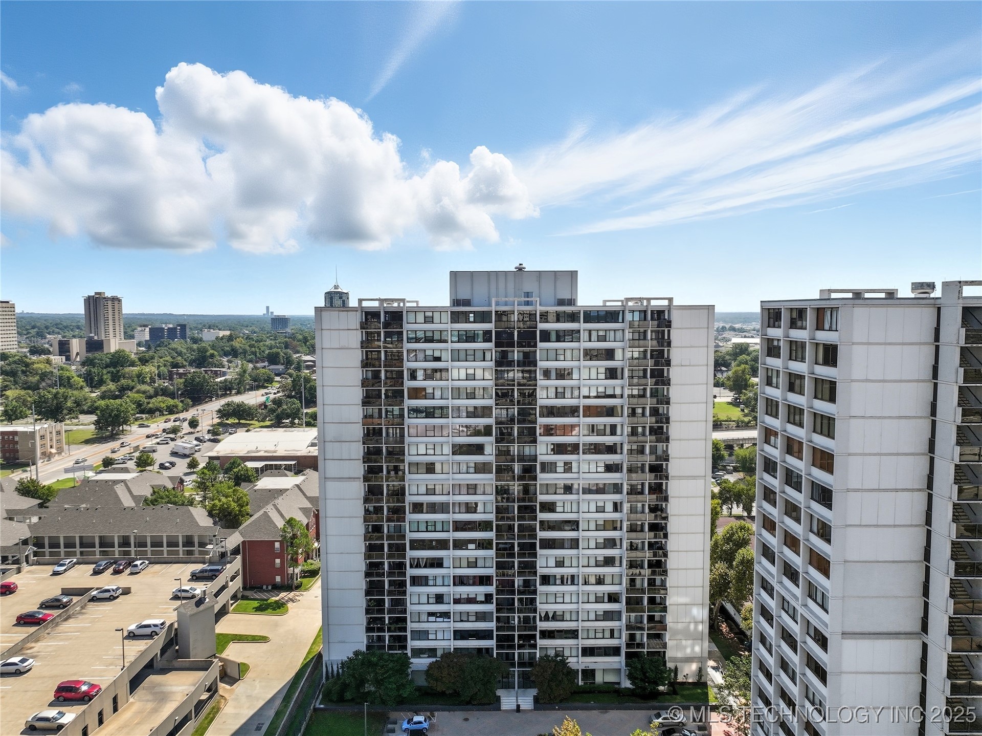 410 W 7th Street 2026 Property Photo 7