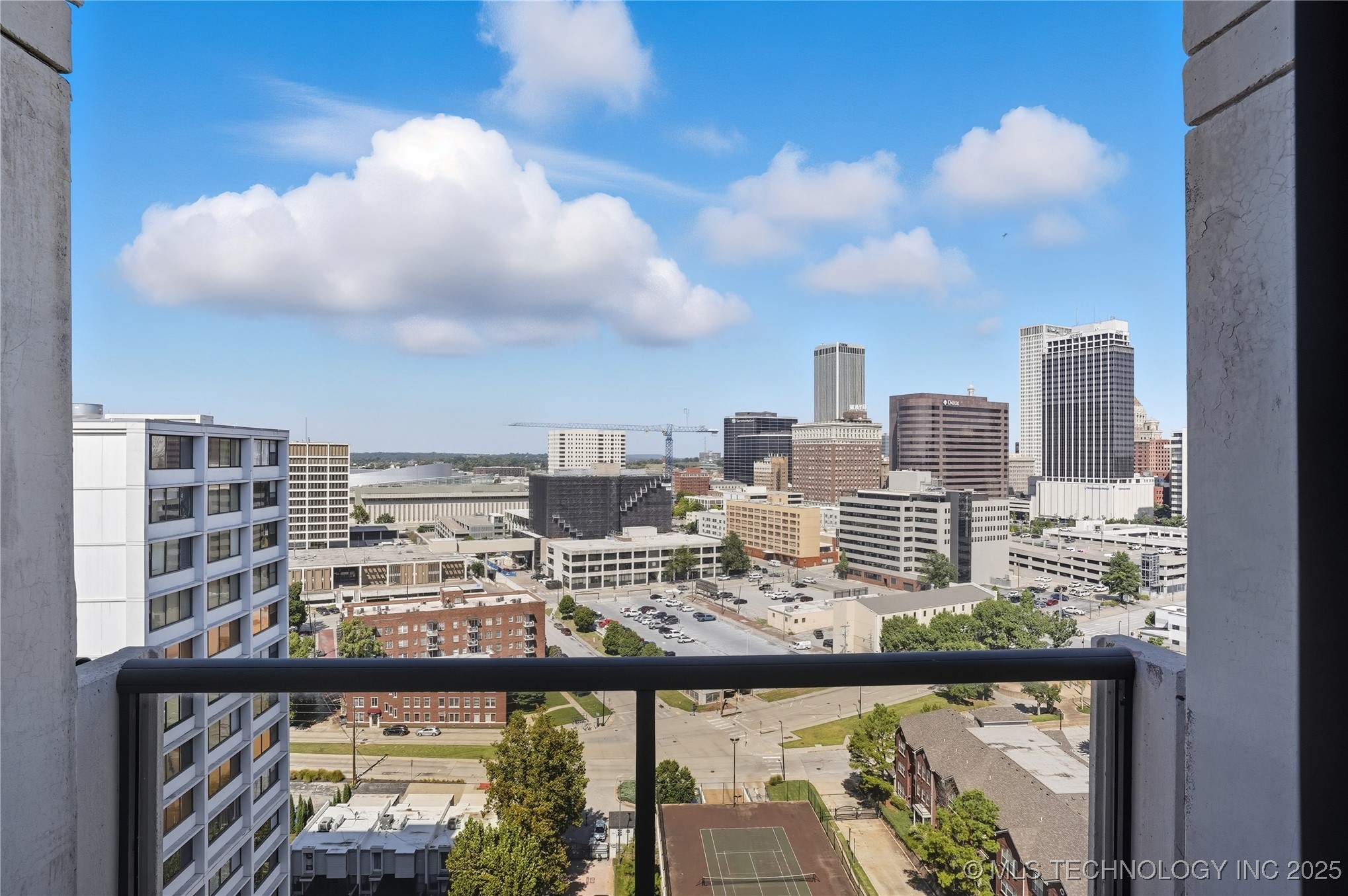 410 W 7th Street 2026 Property Photo 8