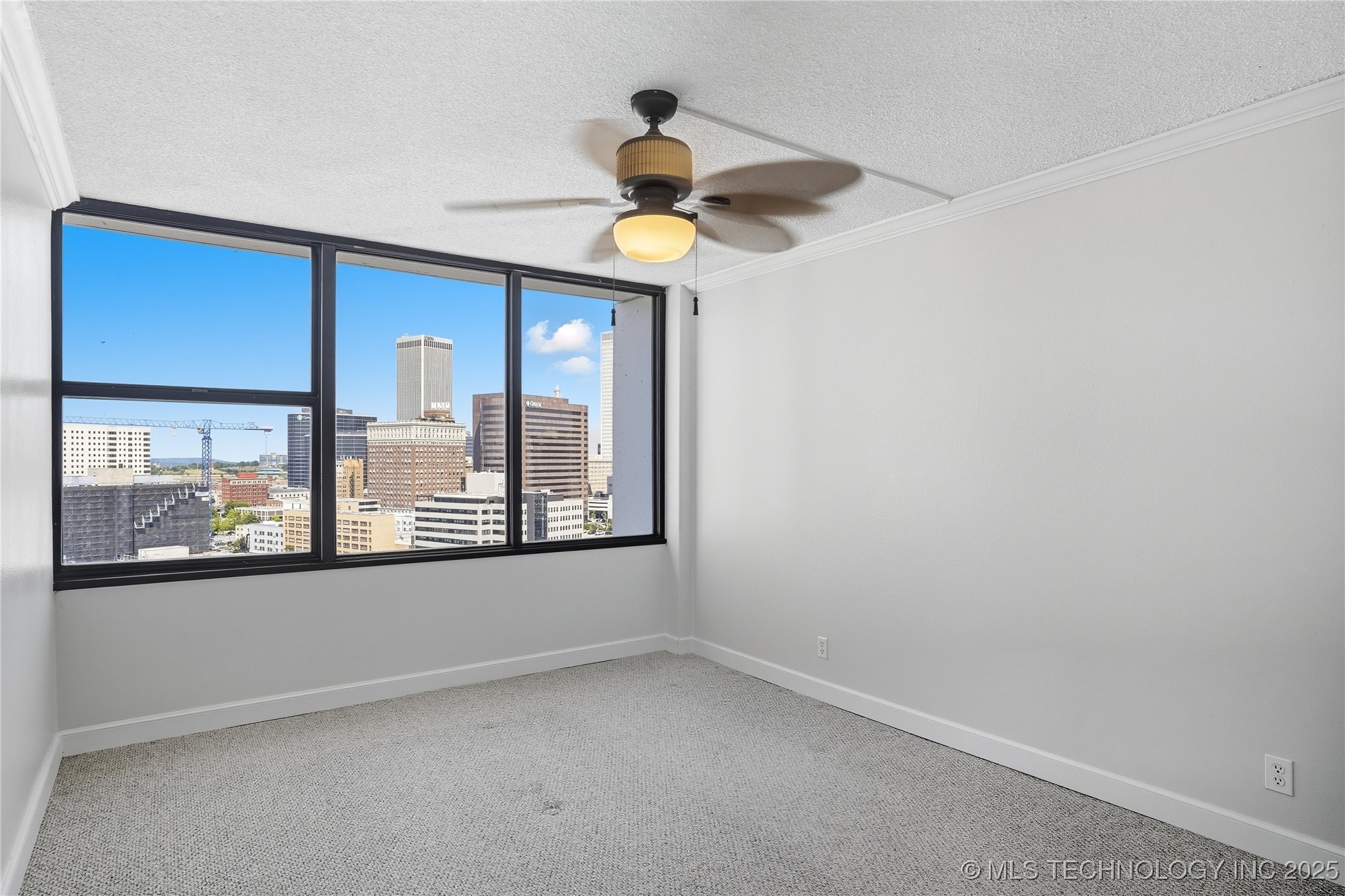 410 W 7th Street 2026 Property Photo 18