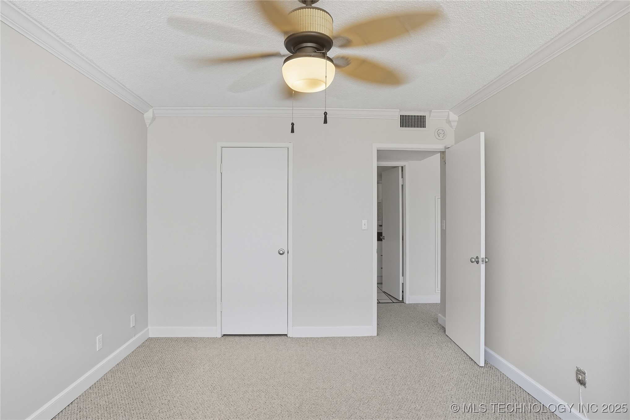 410 W 7th Street 2026 Property Photo 20