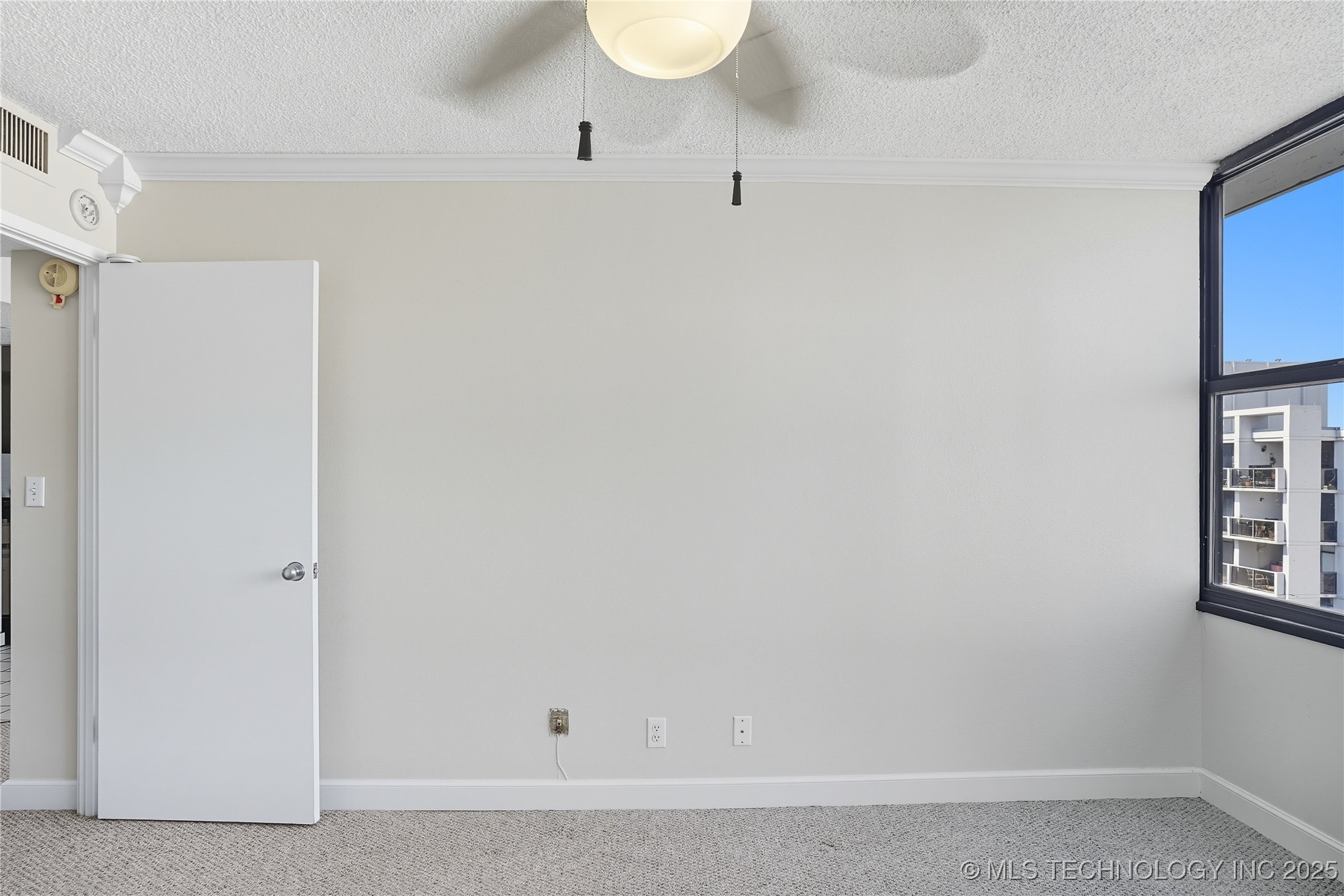 410 W 7th Street 2026 Property Photo 21