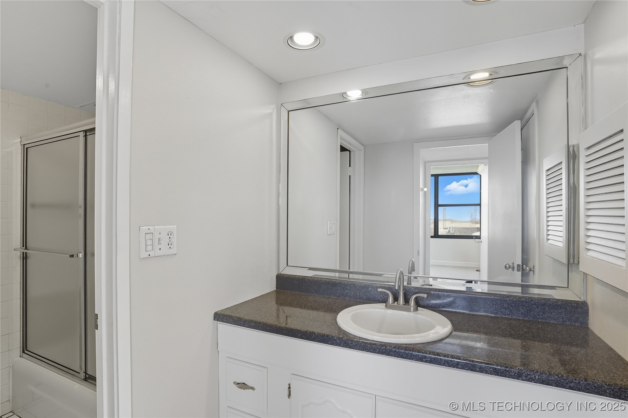 410 W 7th Street 2026 Property Photo 23