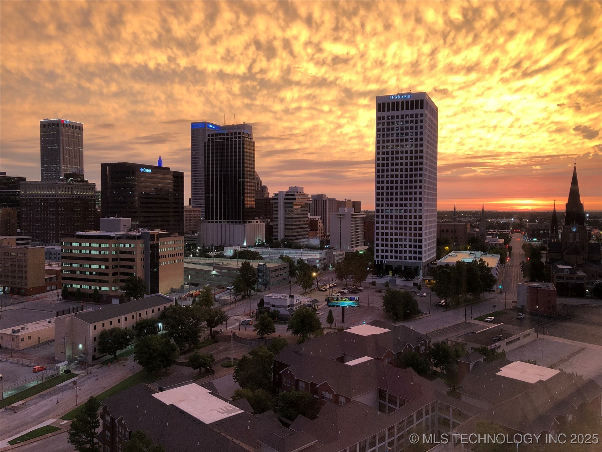 410 W 7th Street 2026 Property Photo 42