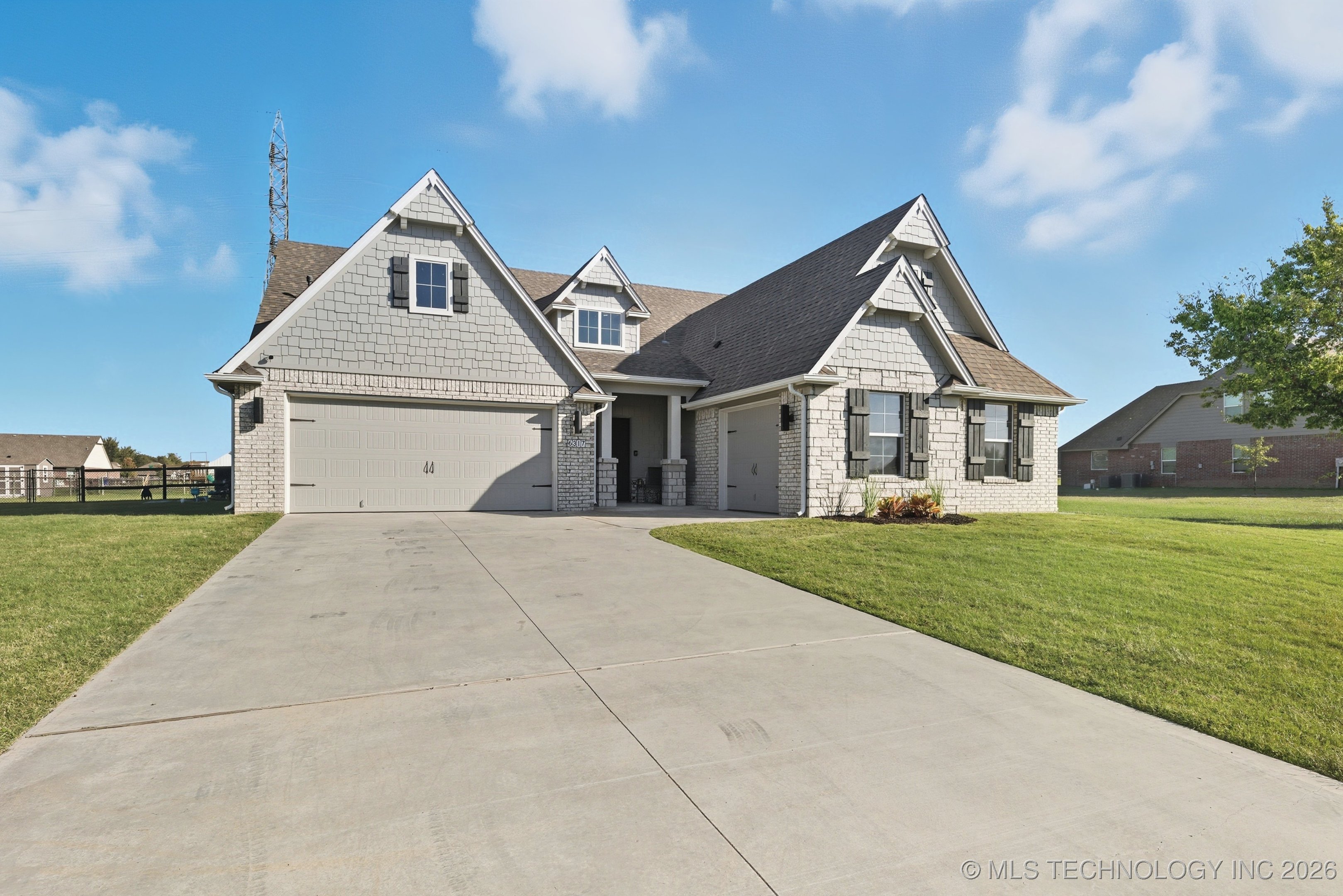 6317 E 88th Street N Property Photo 2