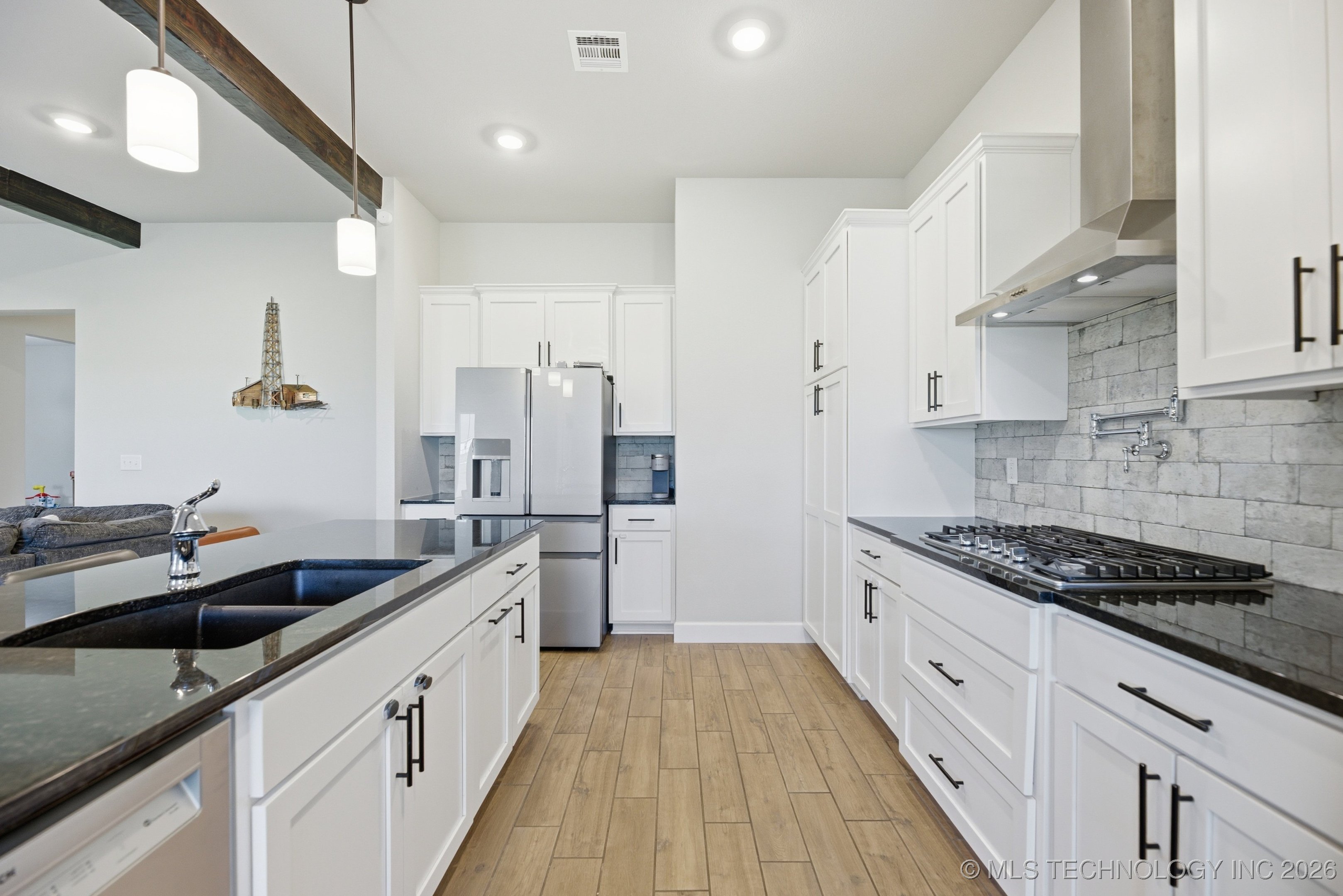 6317 E 88th Street N Property Photo 8