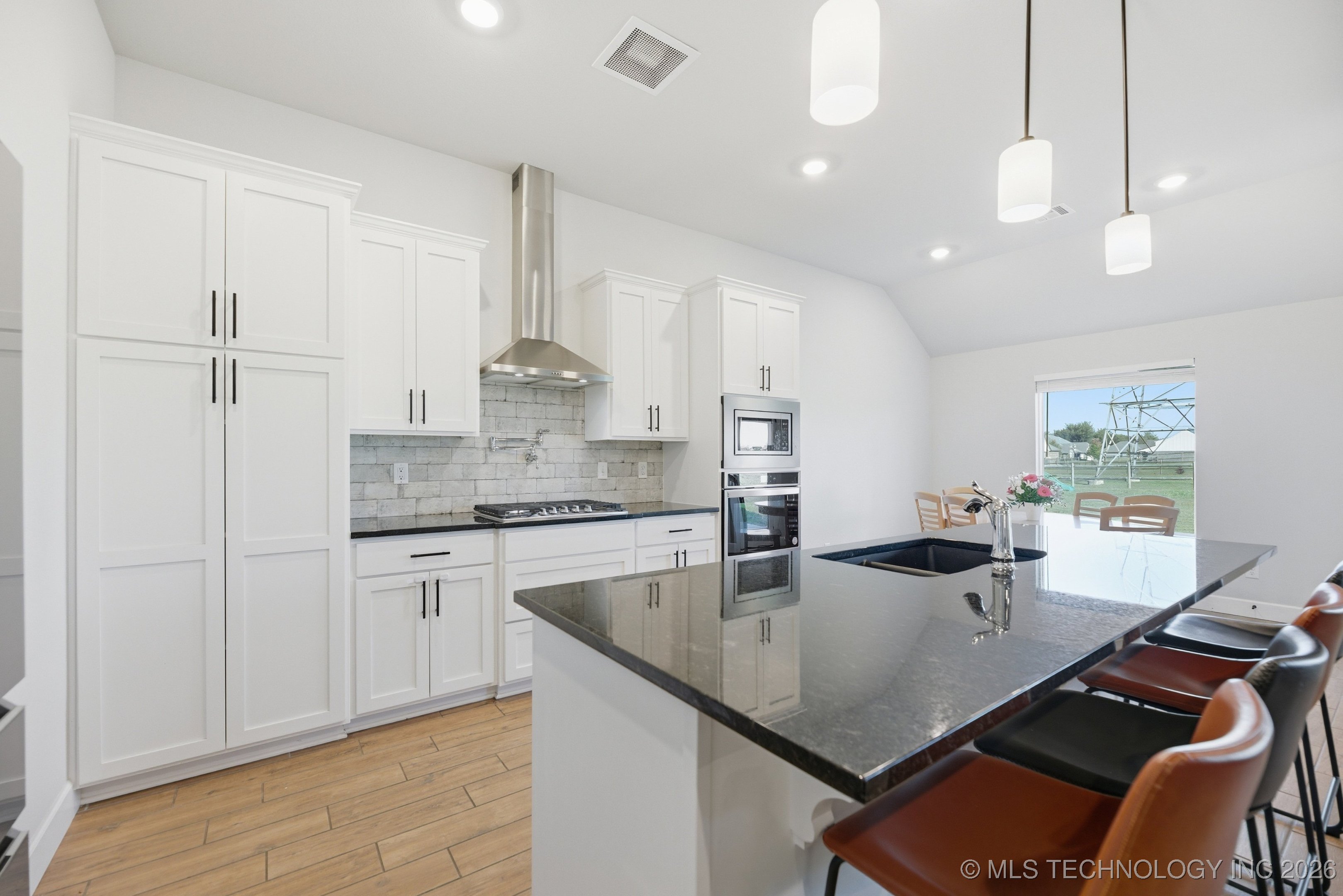 6317 E 88th Street N Property Photo 9