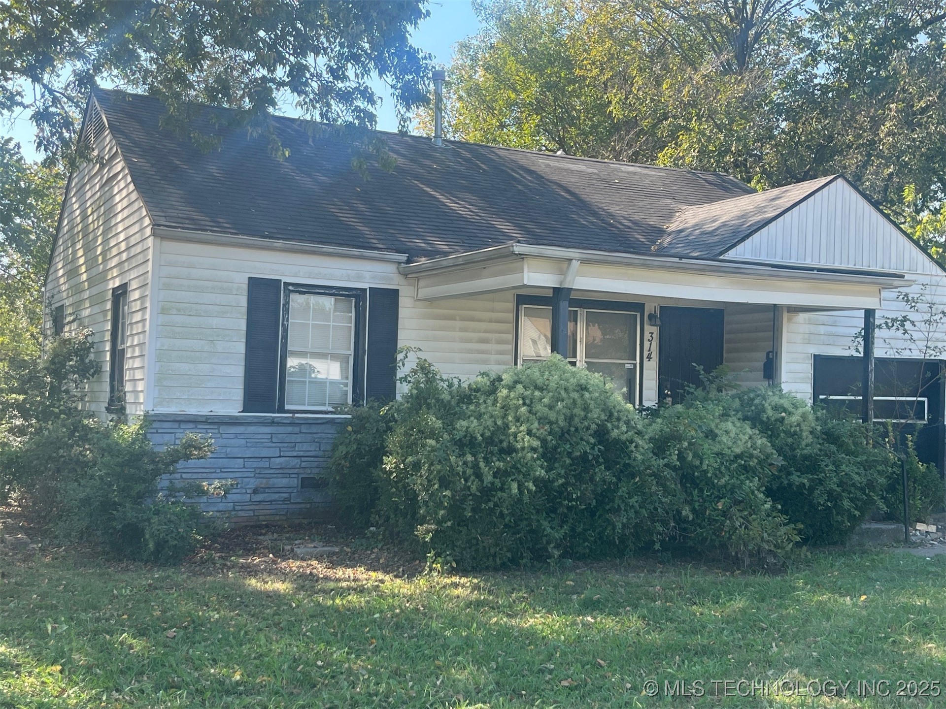 314 E Mohawk Boulevard Property Photo 1