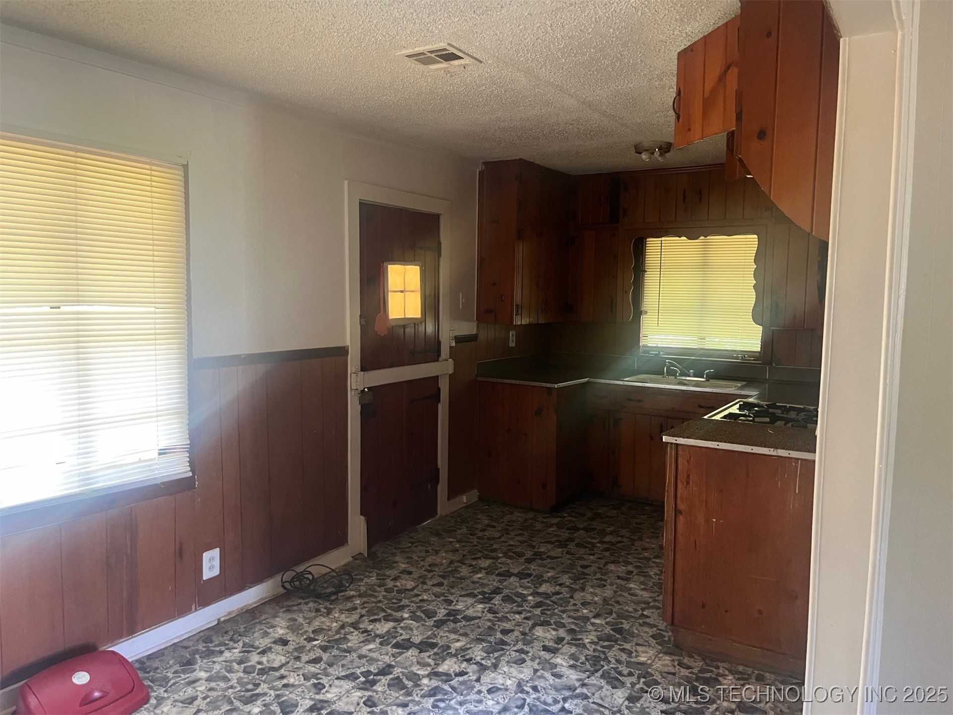 314 E Mohawk Boulevard Property Photo 4