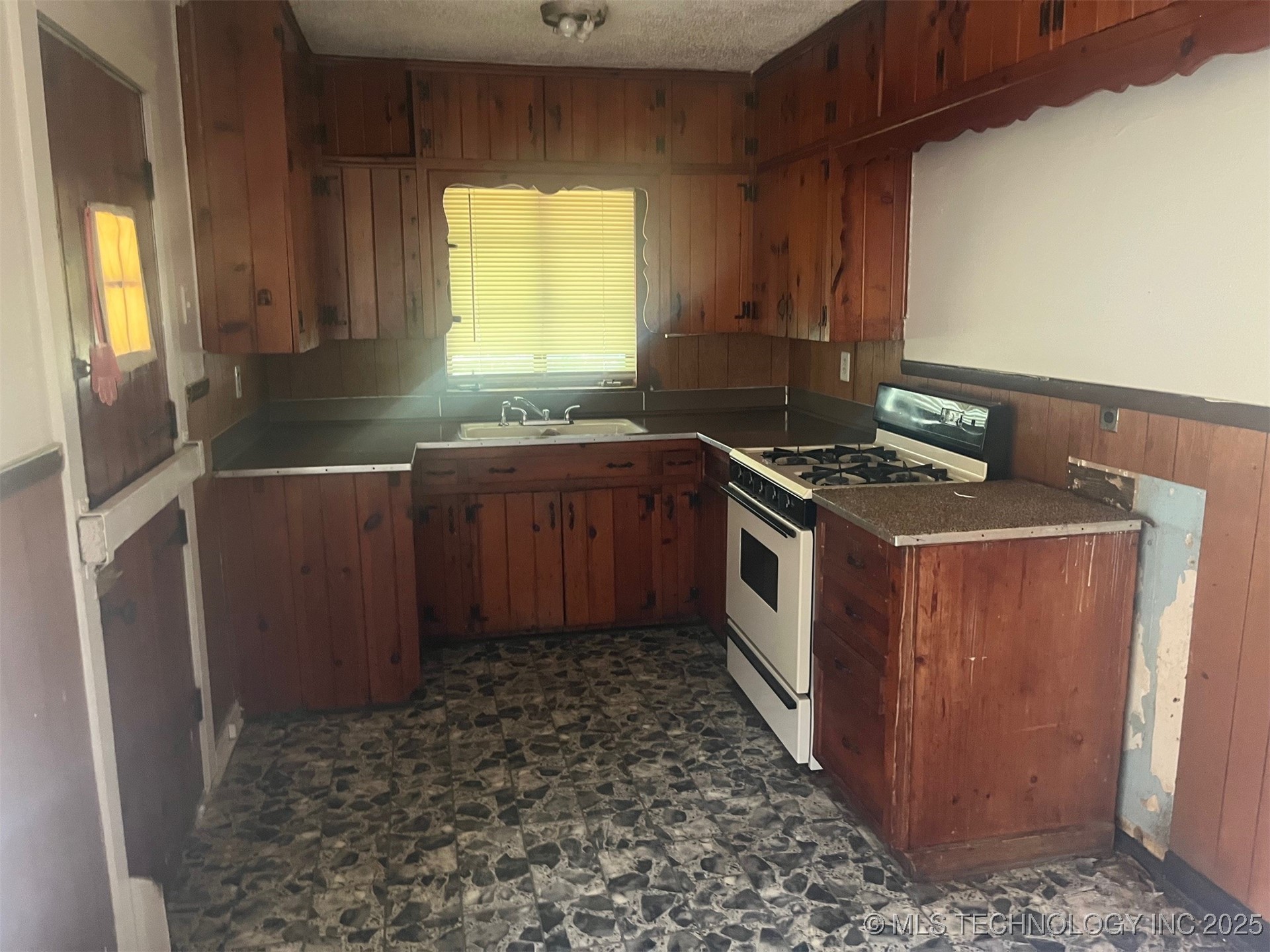 314 E Mohawk Boulevard Property Photo 5