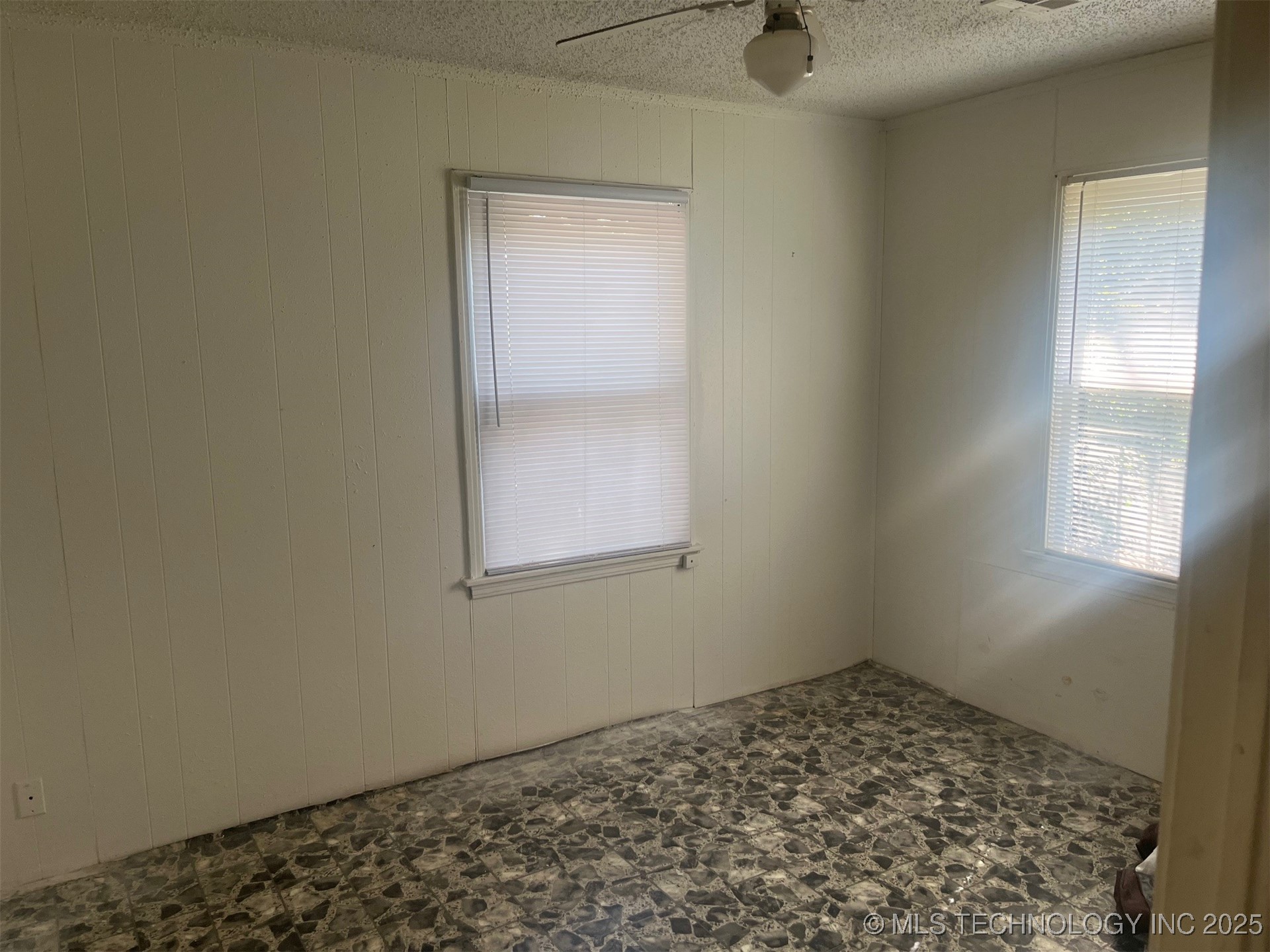 314 E Mohawk Boulevard Property Photo 6