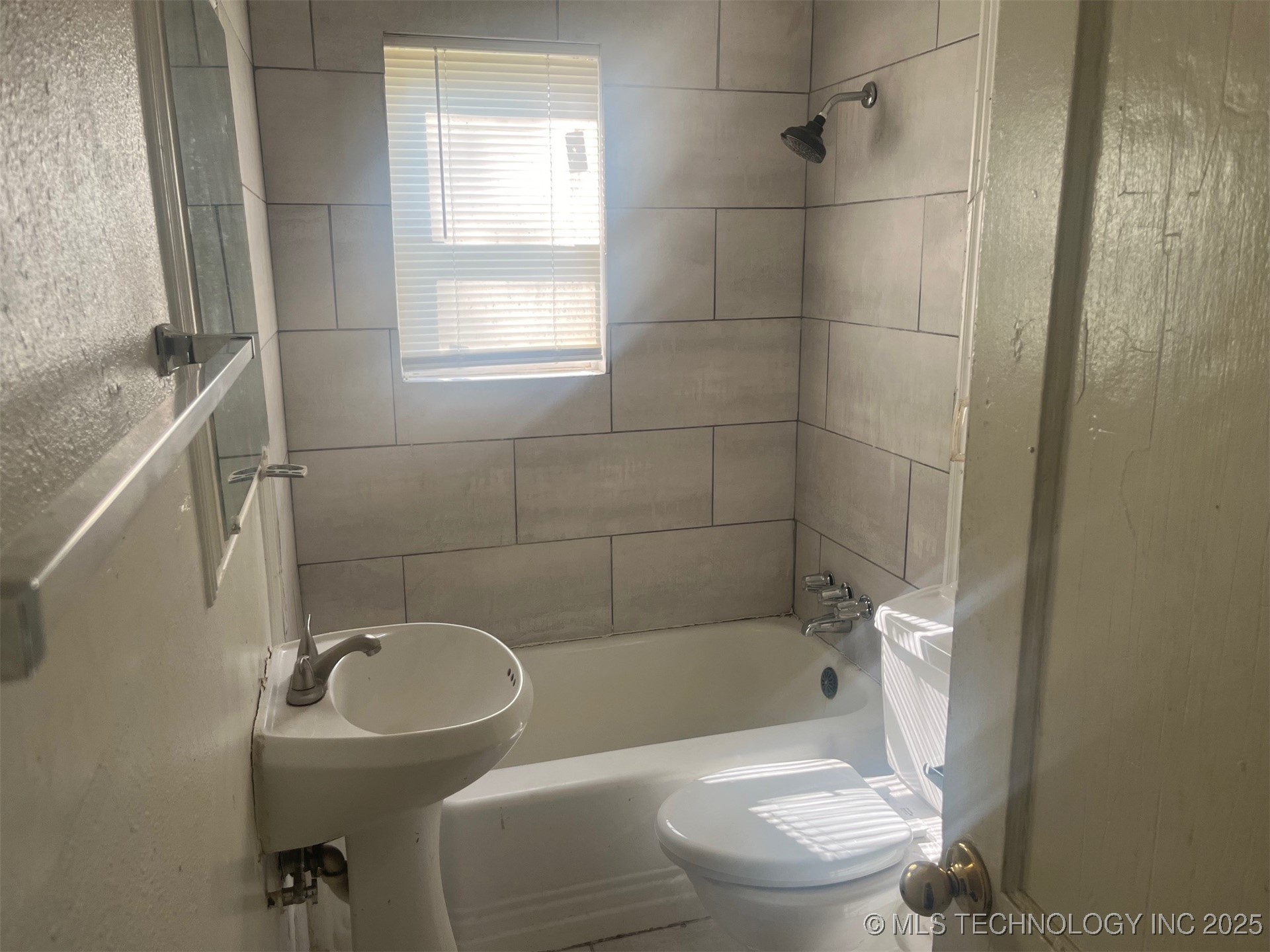 314 E Mohawk Boulevard Property Photo 12