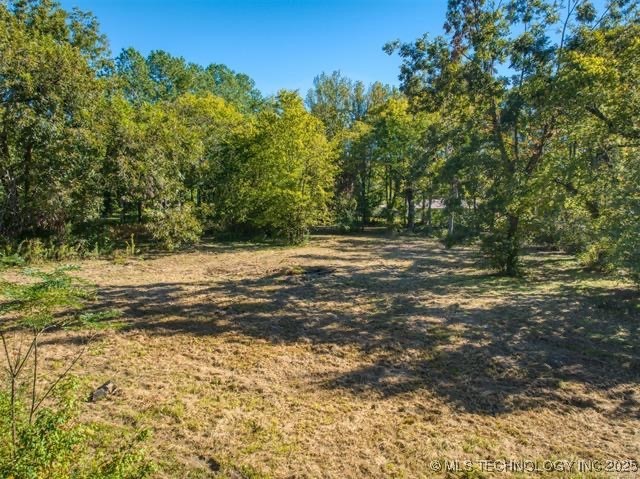 E 11th Street East Property Photo 4