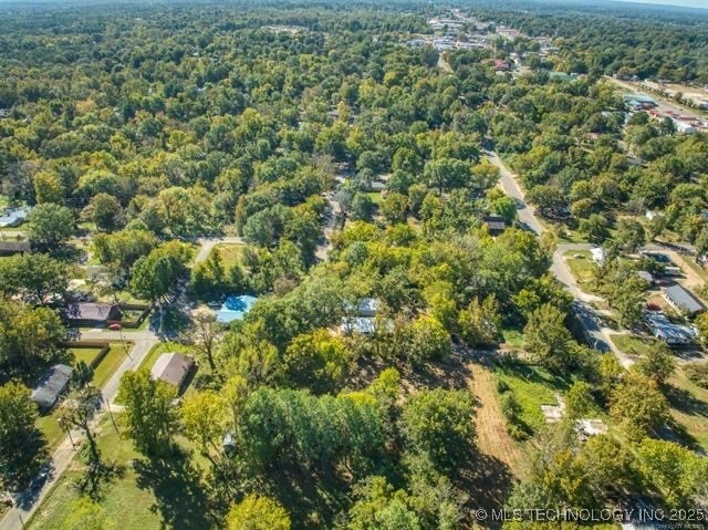 E 11th Street East Property Photo 13