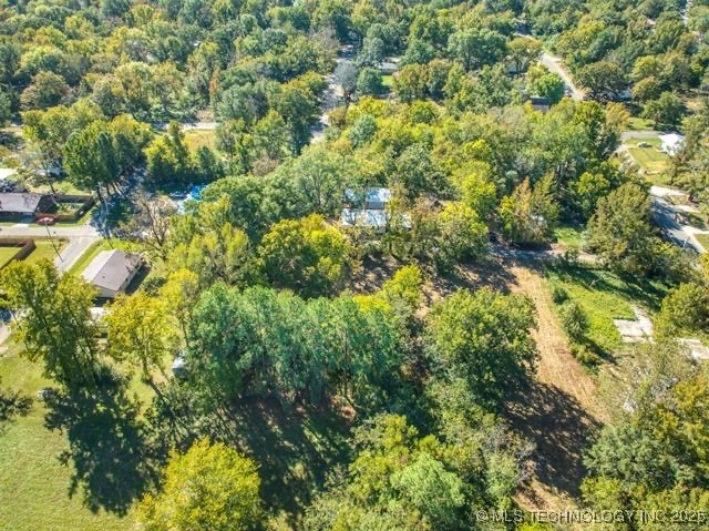 E 11th Street East Property Photo 14