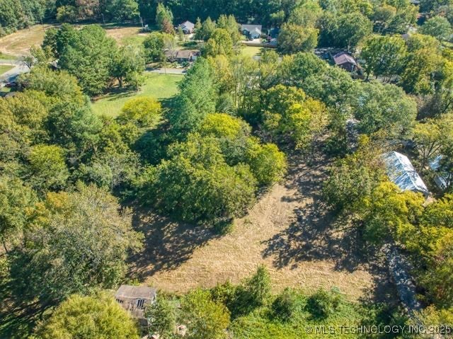 E 11th Street East Property Photo 15