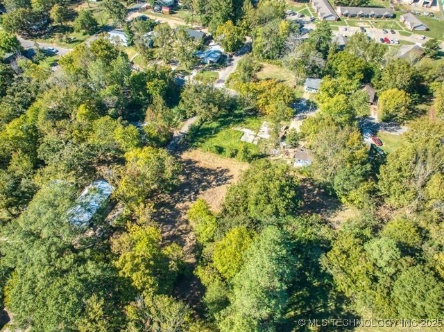 E 11th Street East Property Photo 18