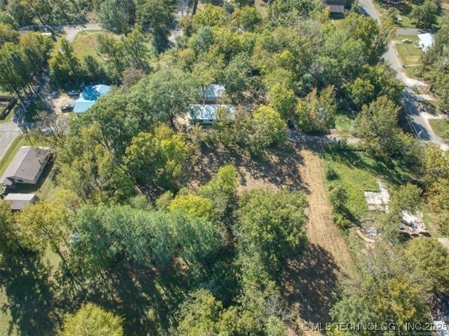 E 11th Street East Property Photo 19