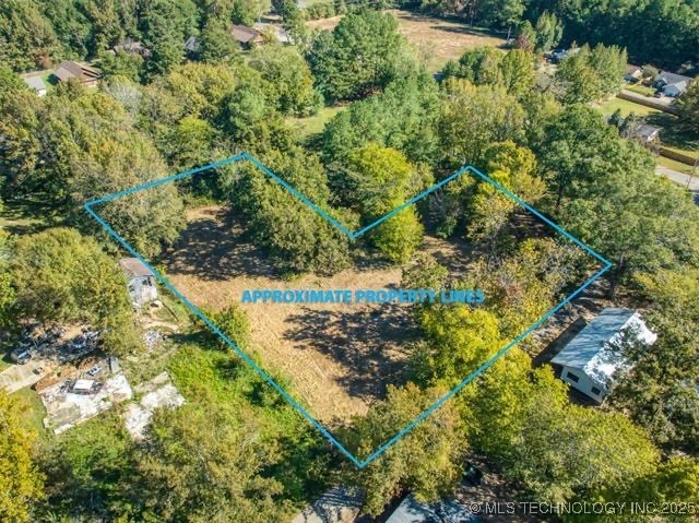 E 11th Street East Property Photo 20