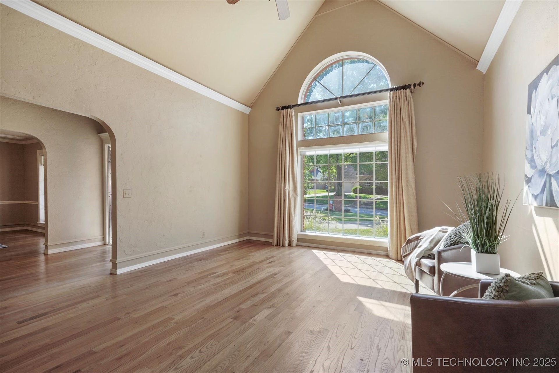 2605 E 74th Place Property Photo 4