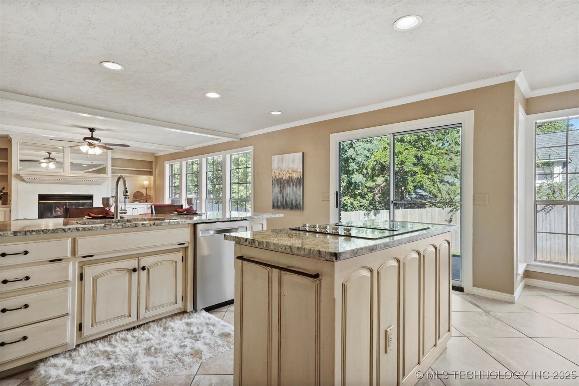 2605 E 74th Place Property Photo 11