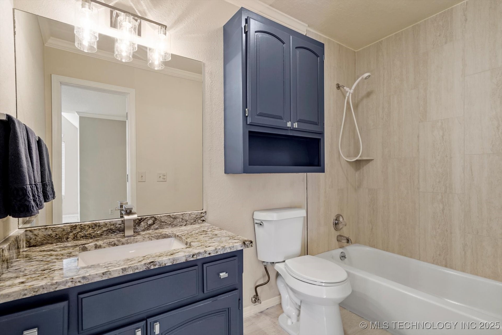 2605 E 74th Place Property Photo 24