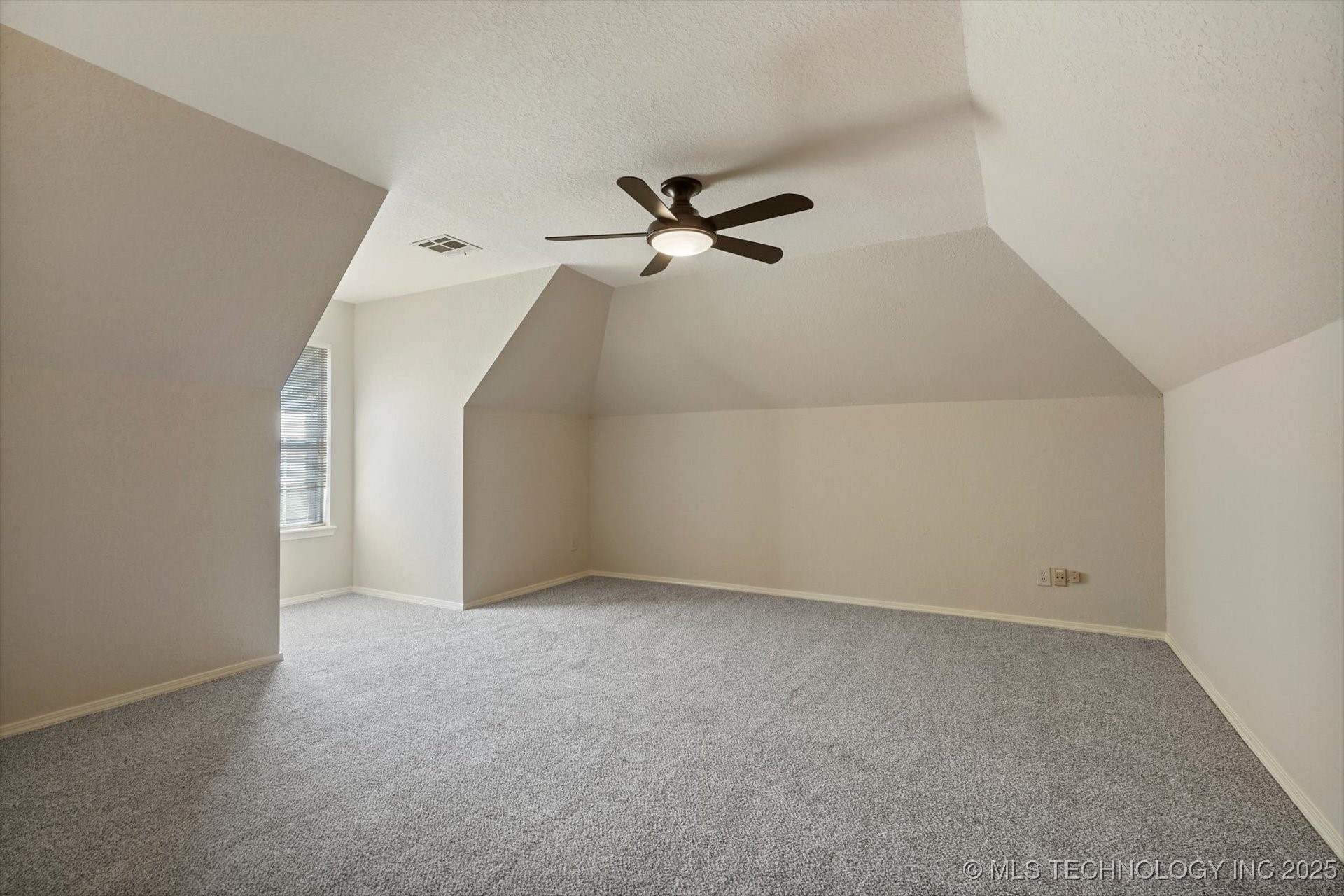 2605 E 74th Place Property Photo 25