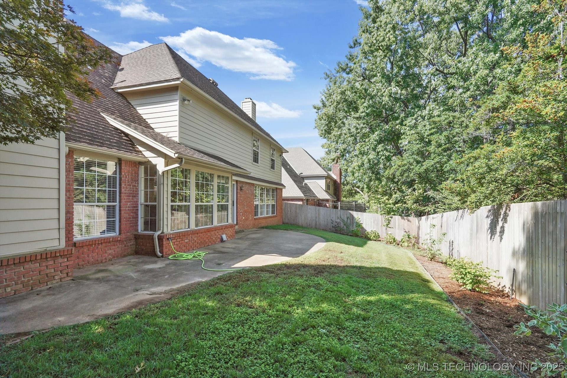 2605 E 74th Place Property Photo 28