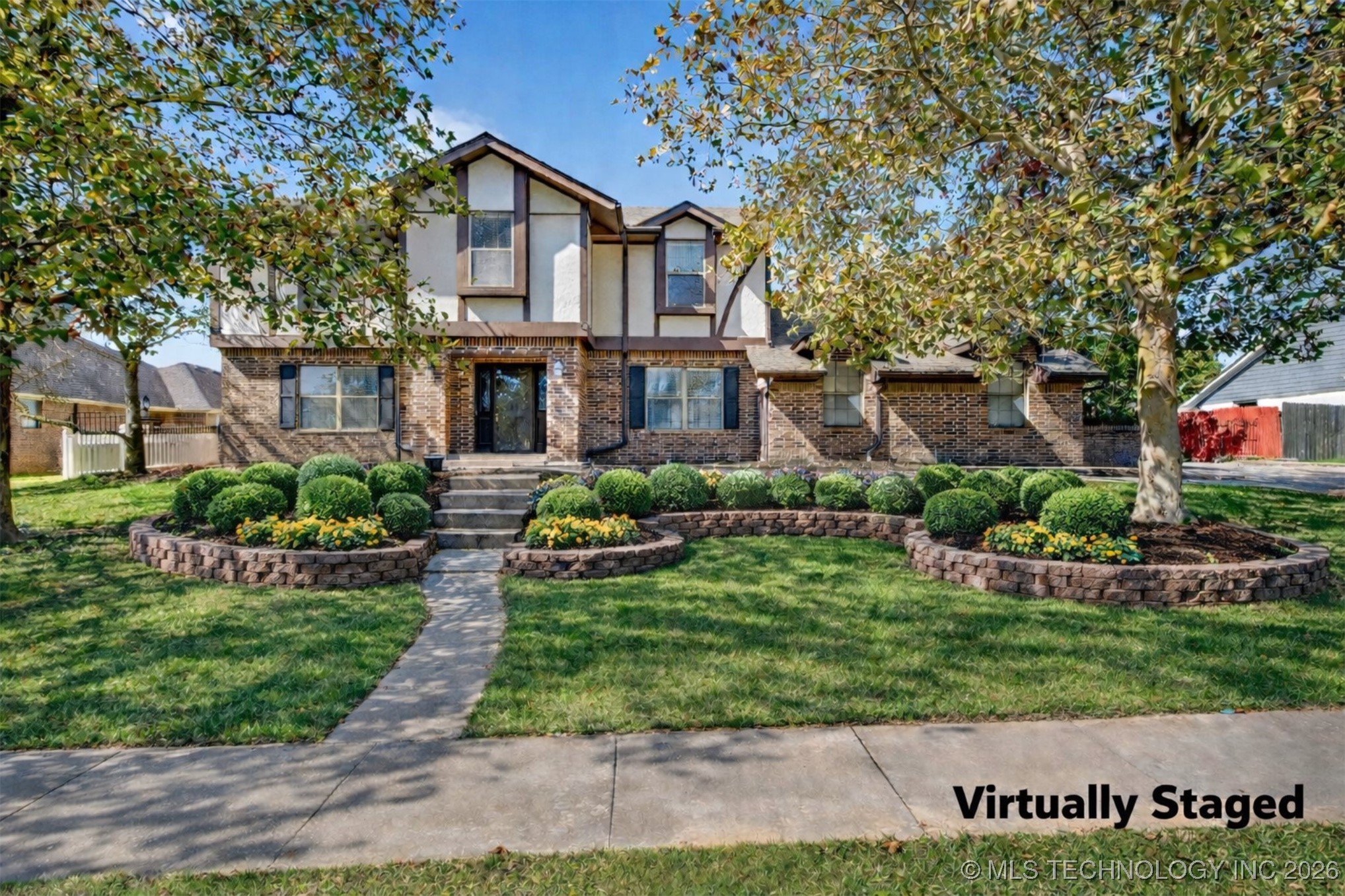 2925 Claremont Drive Property Photo 1