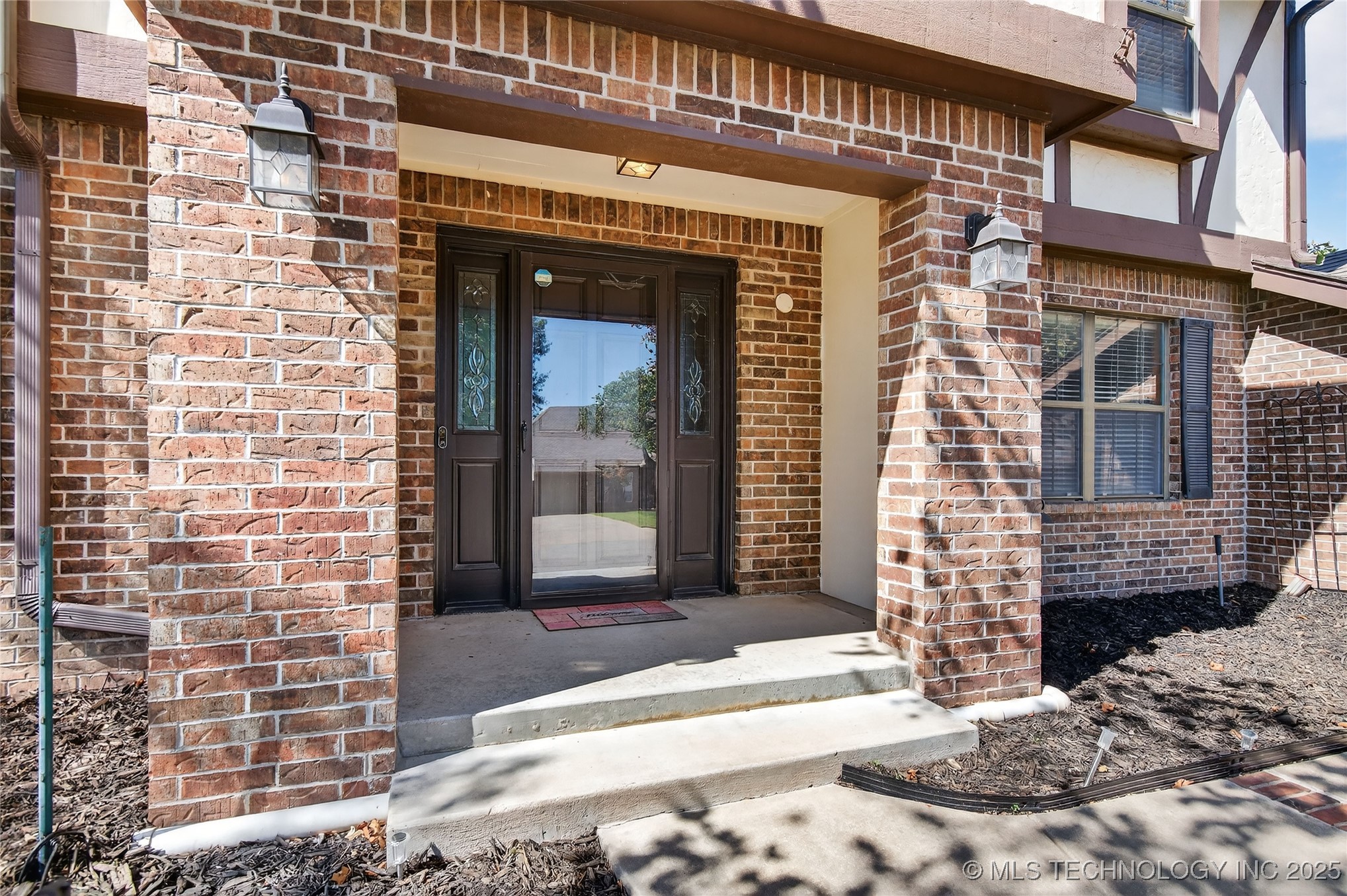 2925 Claremont Drive Property Photo 5