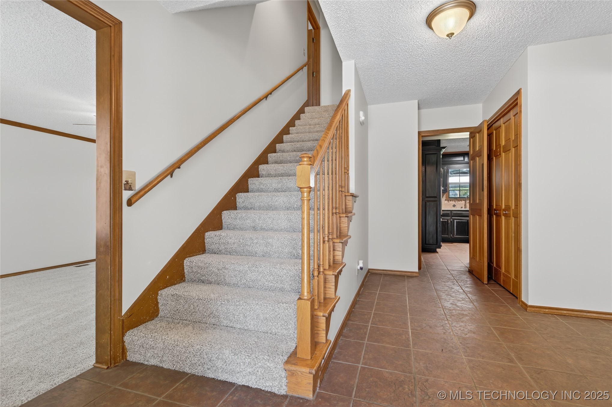 2925 Claremont Drive Property Photo 6